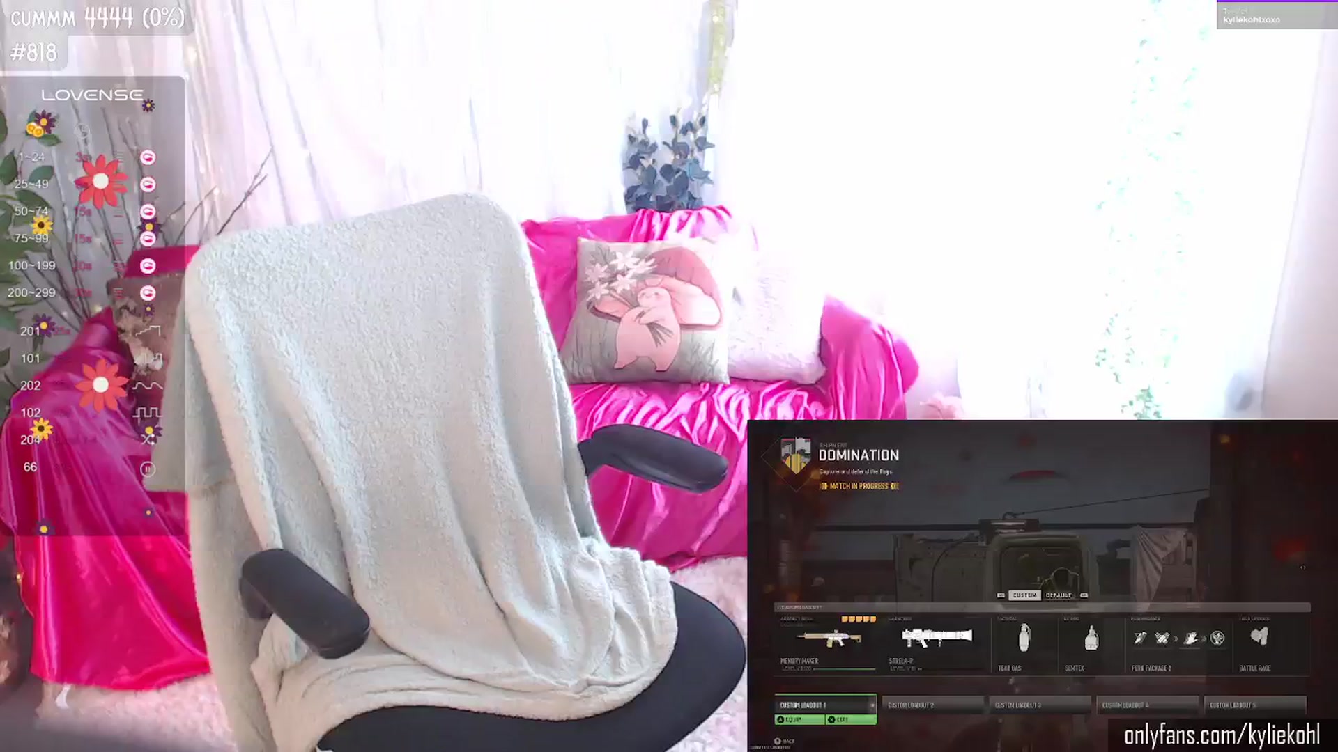 Gallery image thumbnail from KylieKohl's myfreecams stream on, 04/18/2024, 21:03 image 17 of 20