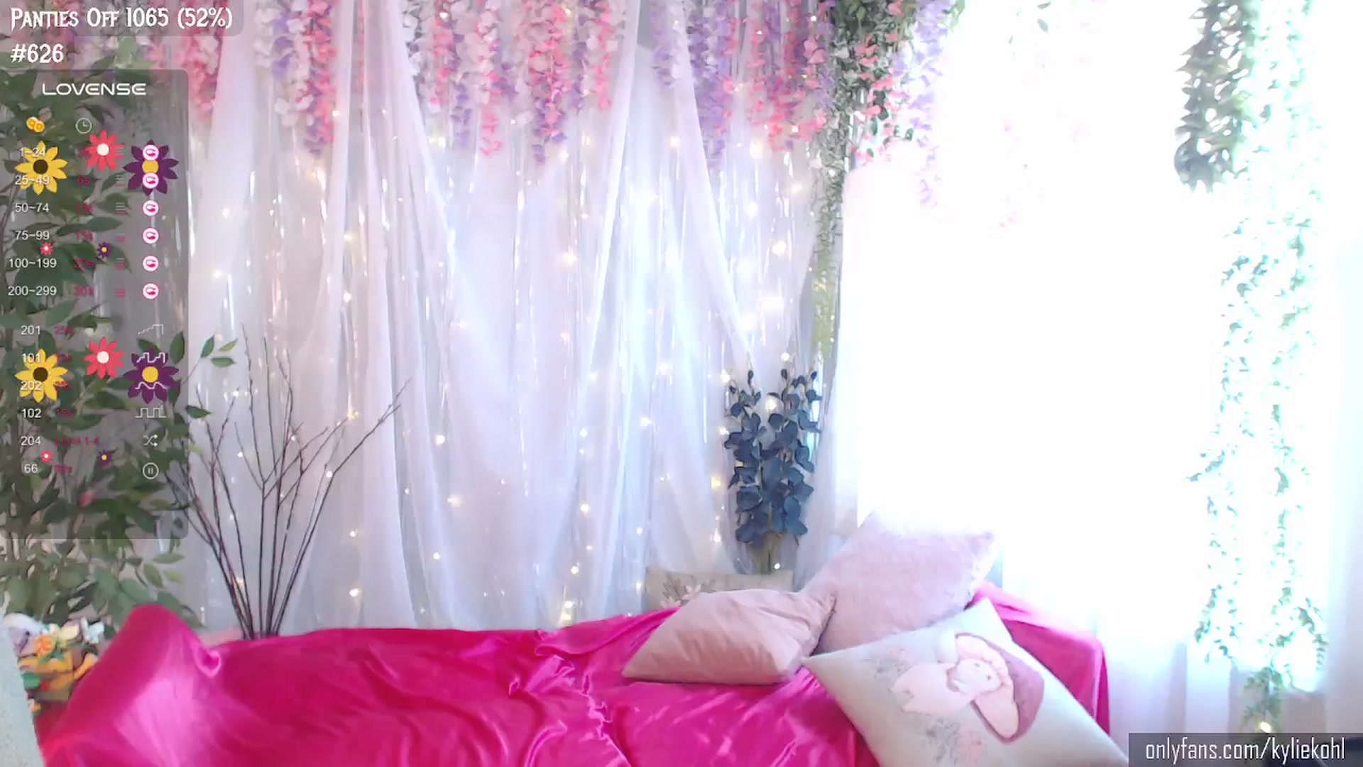 Gallery image thumbnail from KylieKohl's myfreecams stream on, 05/06/2024, 23:12 image 2 of 20