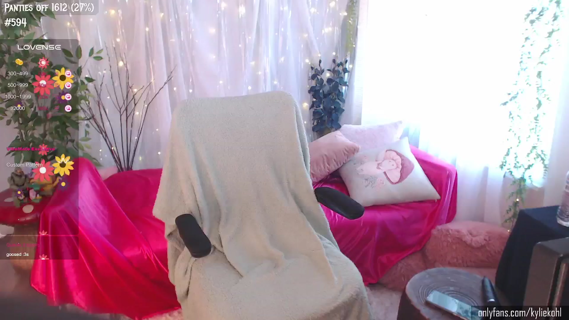 Gallery image thumbnail from KylieKohl's myfreecams stream on, 05/08/2024, 19:54 image 5 of 20