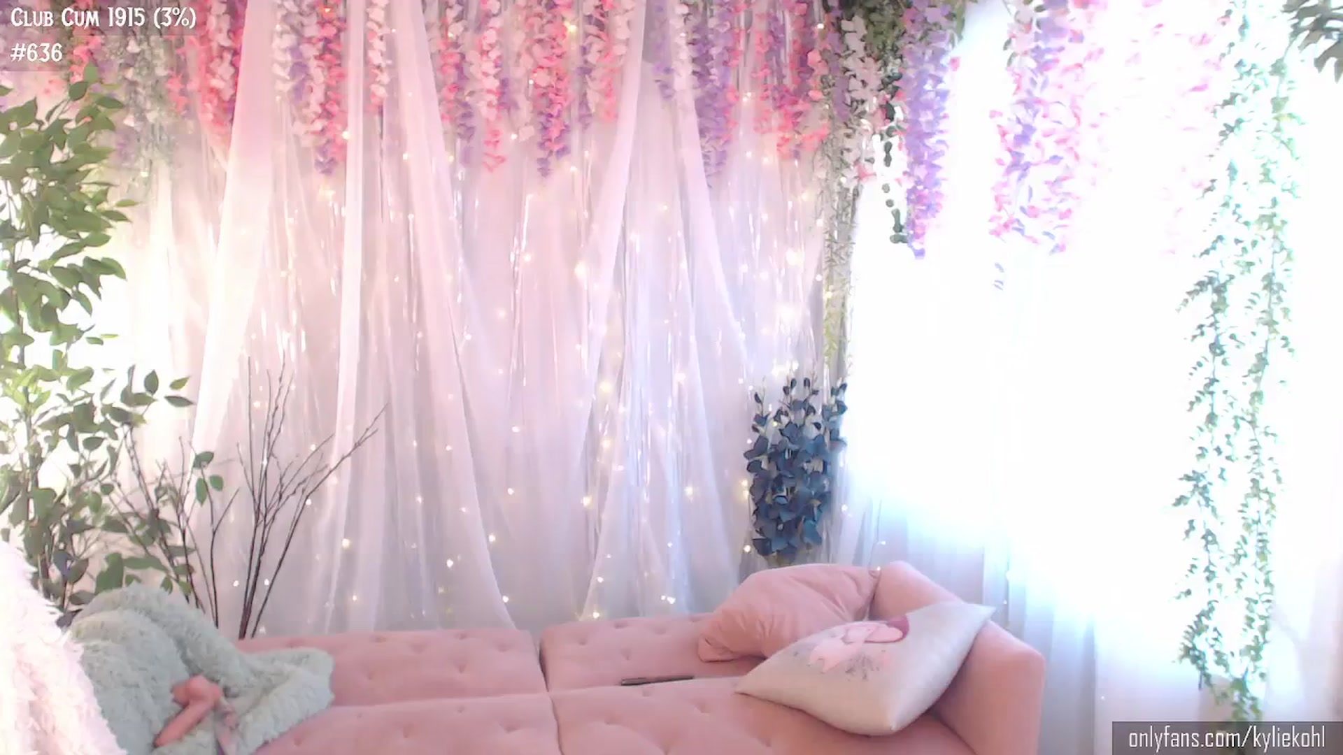 Gallery image thumbnail from KylieKohl's myfreecams stream on, 05/28/2024, 24:59 image 6 of 20