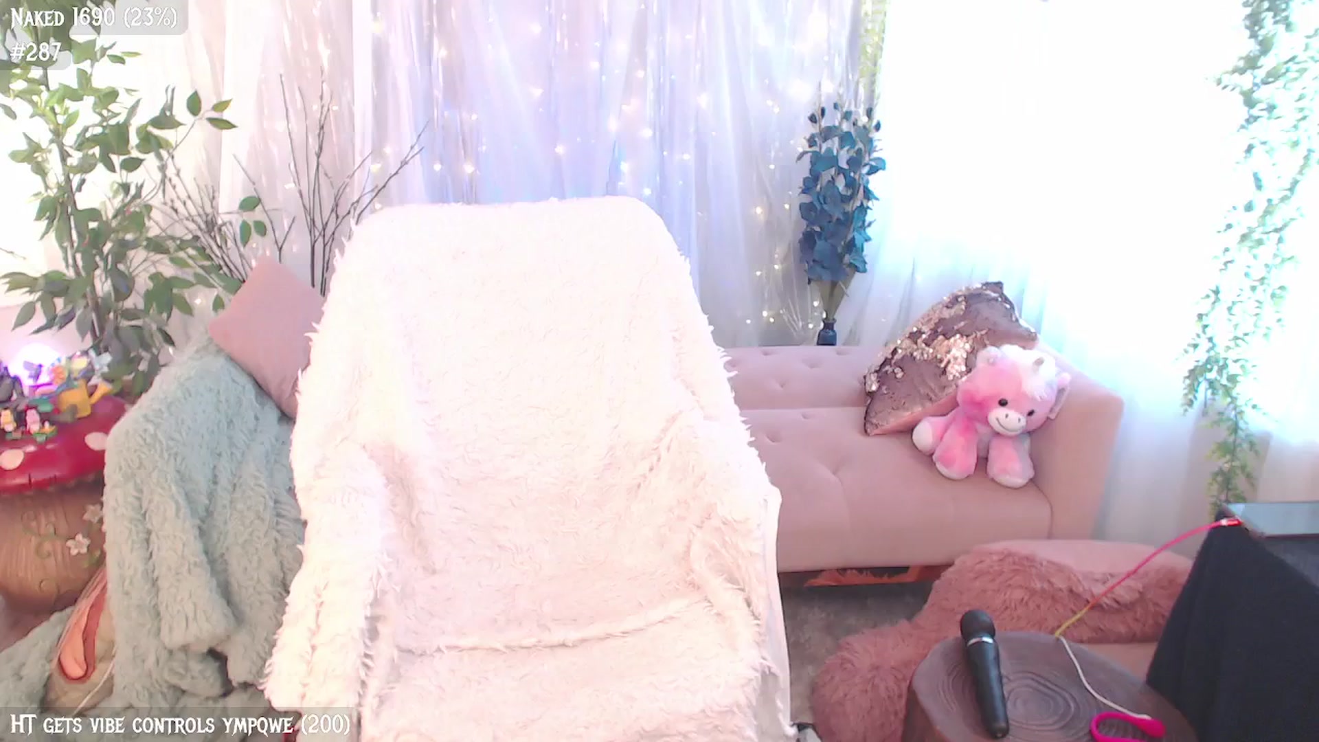 Gallery image thumbnail from KylieKohl's myfreecams stream on, 07/03/2024, 24:29 image 11 of 20