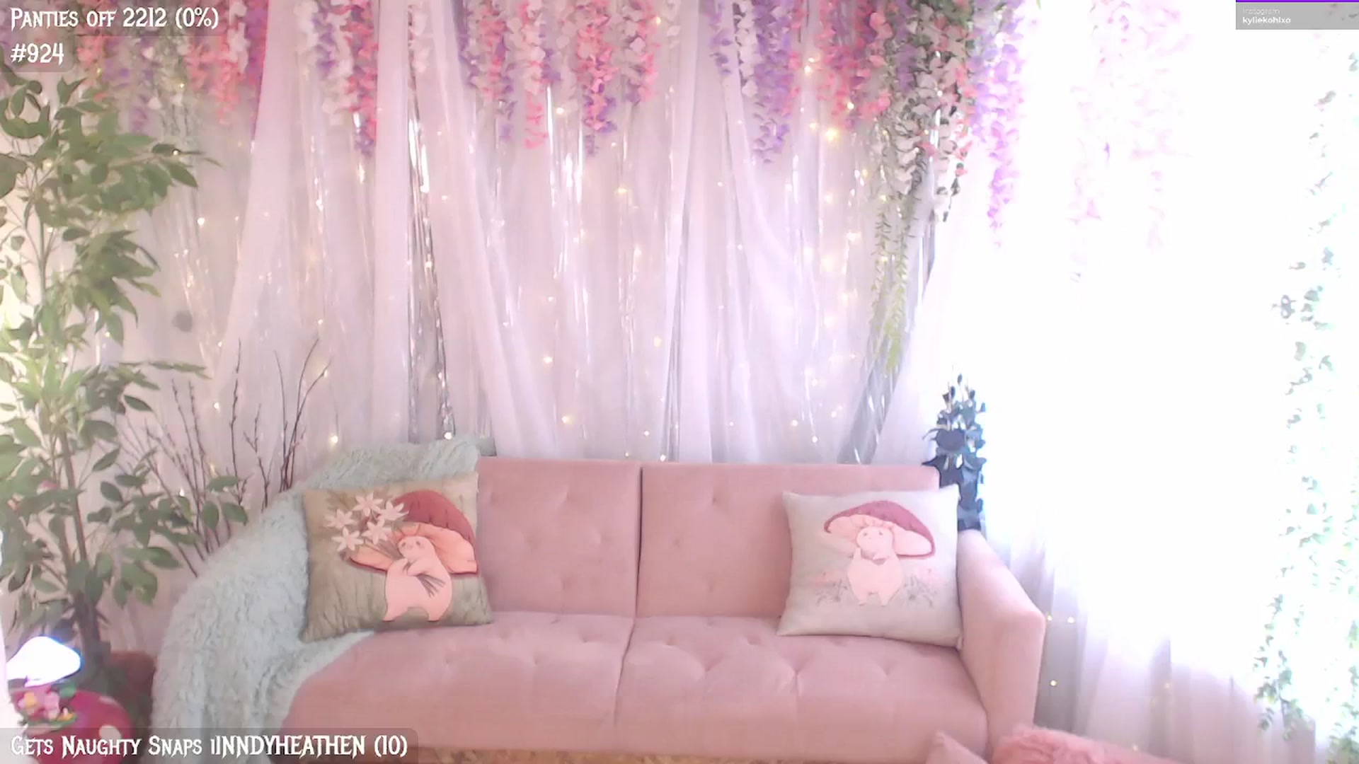 Gallery image thumbnail from KylieKohl's myfreecams stream on, 08/16/2024, 17:58 image 16 of 20