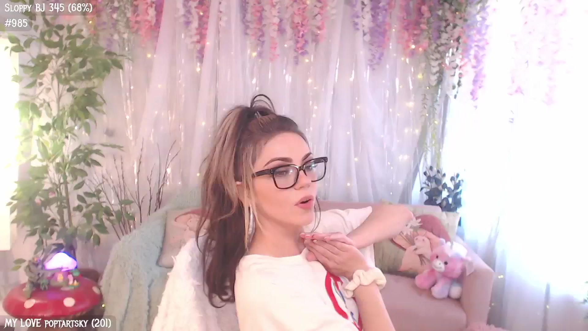 Gallery image thumbnail from KylieKohl's myfreecams stream on, 08/23/2024, 20:37 image 12 of 20