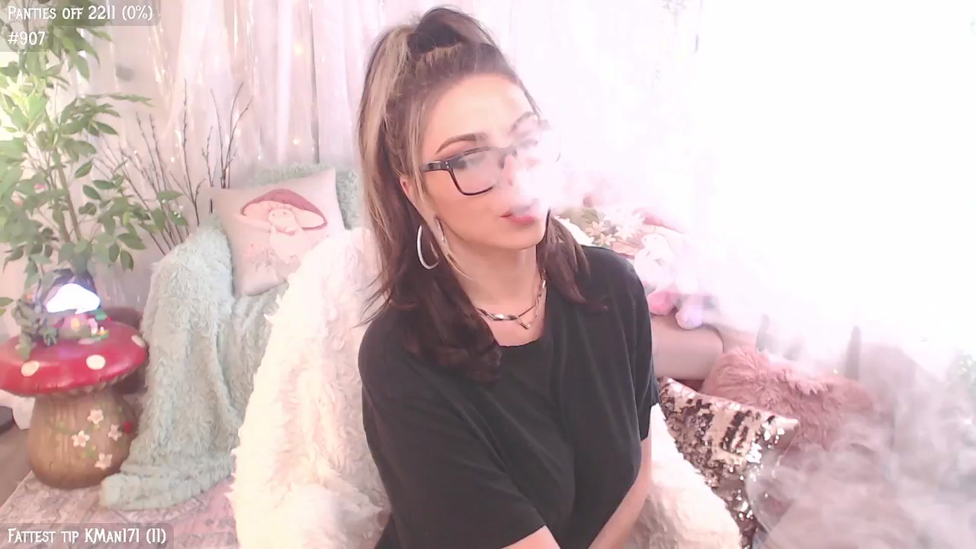 Gallery image thumbnail from KylieKohl's myfreecams stream on, 08/27/2024, 21:22 image 5 of 20