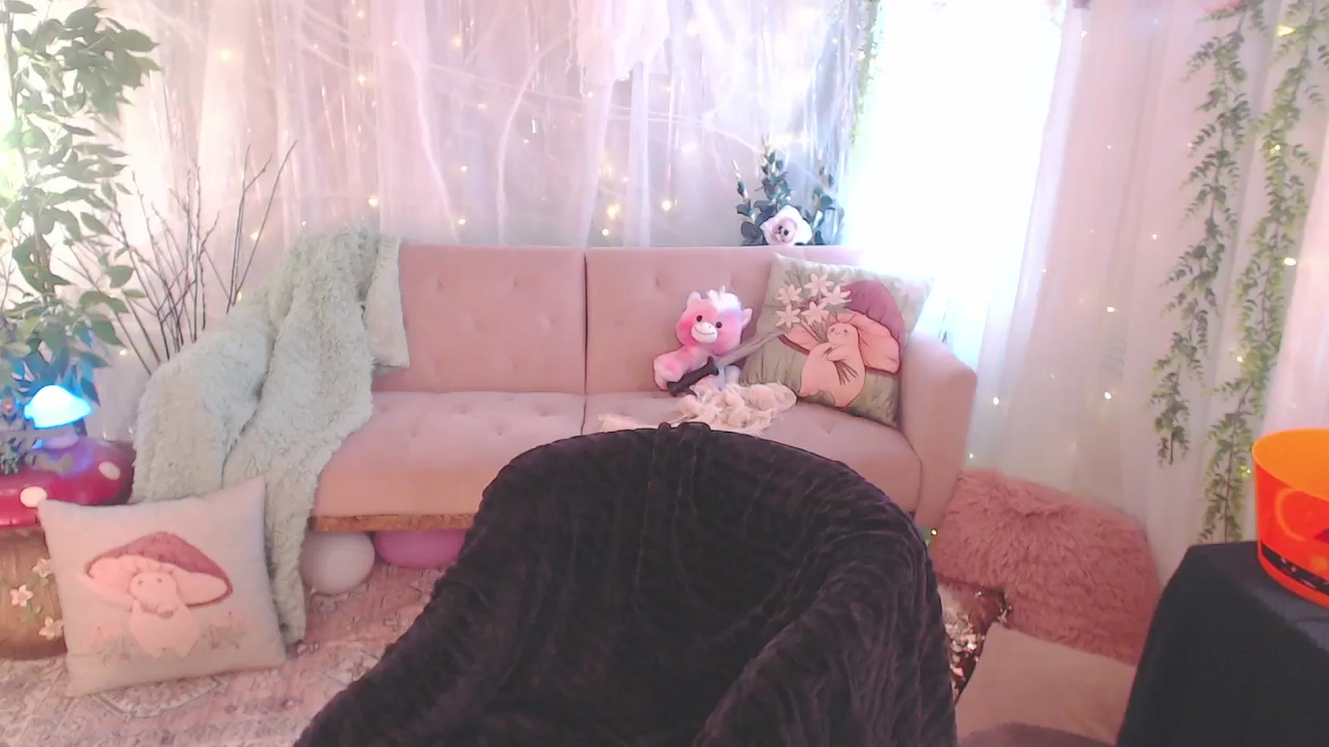 Gallery image thumbnail from KylieKohl's myfreecams stream on, 10/04/2024, 19:56 image 4 of 20