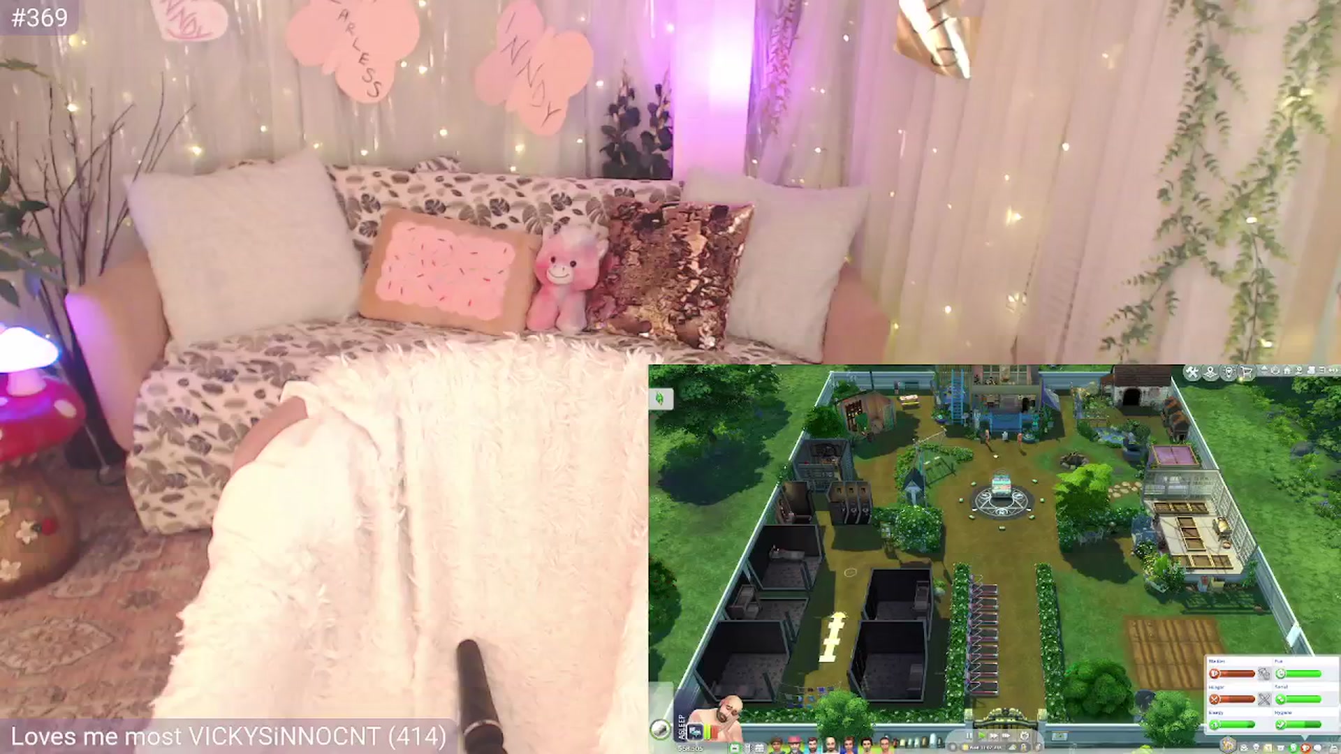Gallery image thumbnail from KylieKohl's myfreecams stream on, 03/22/2025, 02:38 image 16 of 20