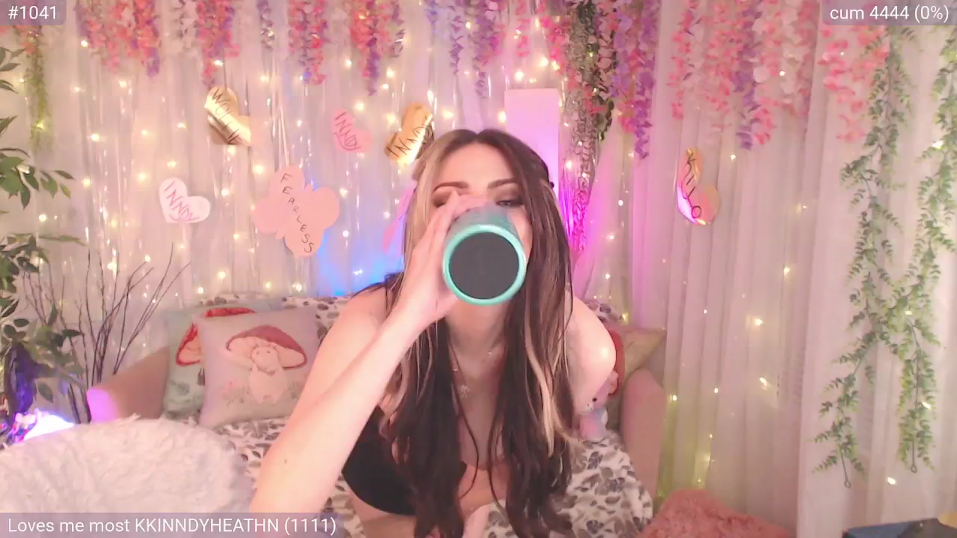 Gallery image thumbnail from KylieKohl's myfreecams stream on, 04/08/2025, 04:39 image 12 of 20