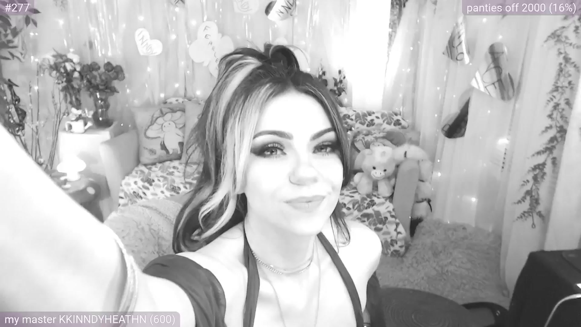 Gallery image thumbnail from KylieKohl's myfreecams stream on, 05/07/2025, 03:17 image 9 of 20