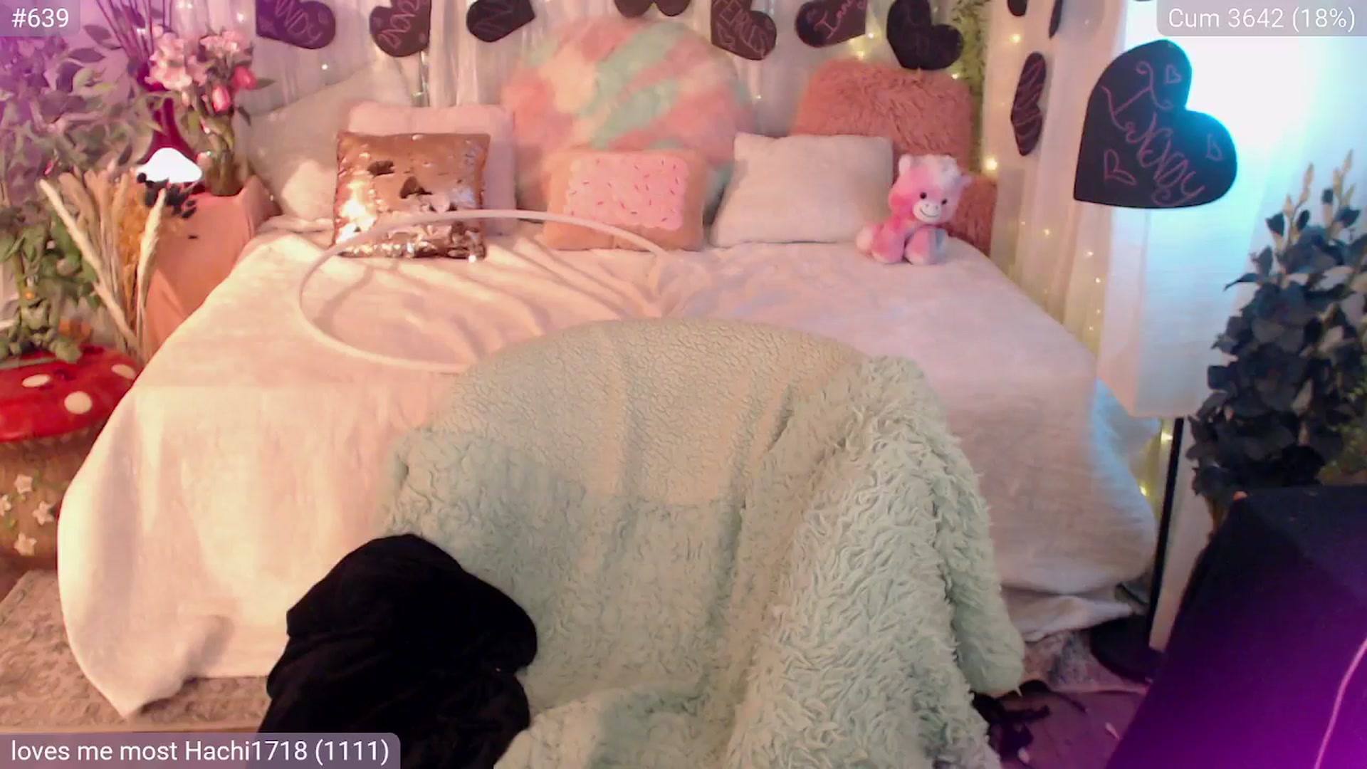 Gallery image thumbnail from KylieKohl's myfreecams stream on, 04/18/2026, 05:43 image 14 of 20