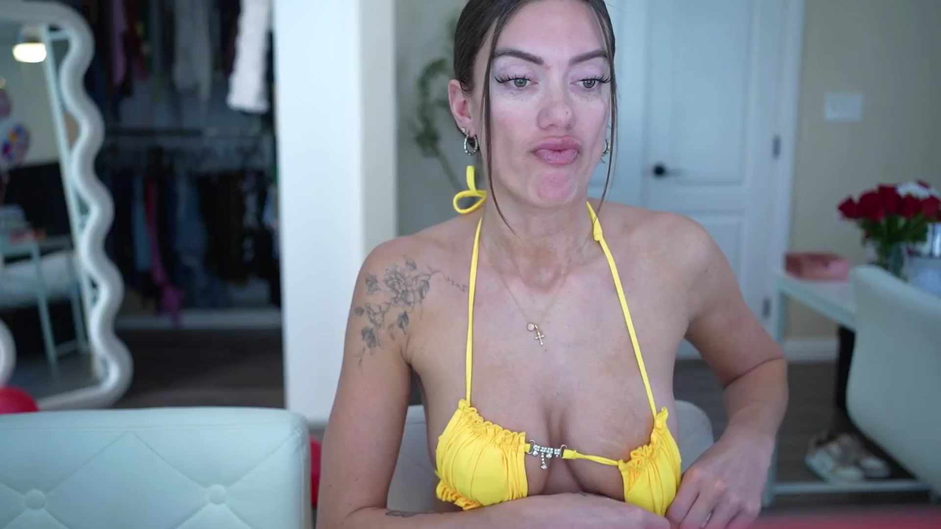 Gallery image thumbnail from KylieNicole's myfreecams stream on, 01/15/2026, 22:00 image 7 of 20