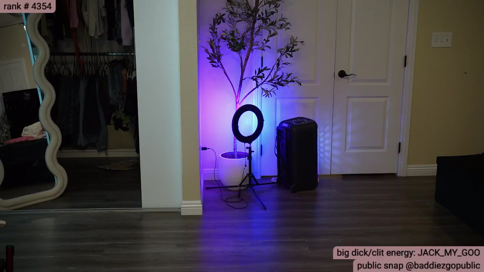 Gallery image thumbnail from KylieNicole's myfreecams stream on, 04/10/2026, 04:42 image 14 of 20