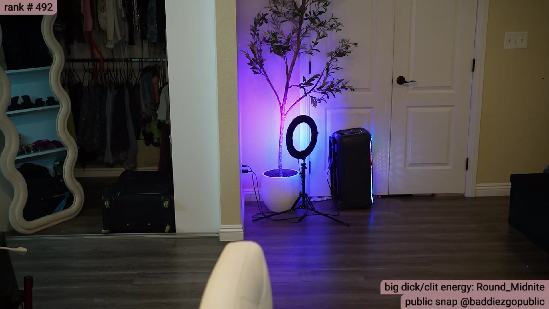 Gallery image thumbnail from KylieNicole's myfreecams stream on, 04/14/2026, 05:32 image 9 of 20