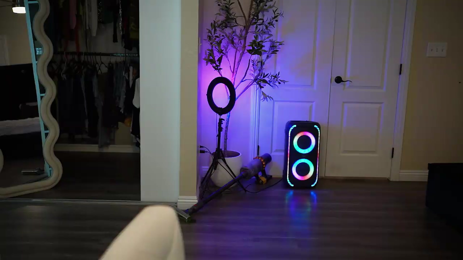 Gallery image thumbnail from KylieNicole's myfreecams stream on, 08/14/2026, 08:05 image 16 of 20