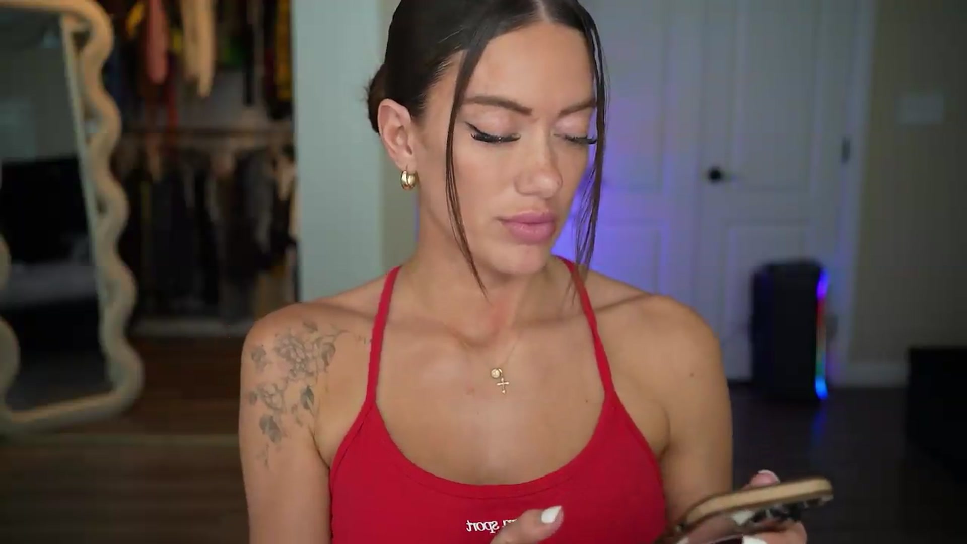 Gallery image thumbnail from KylieNicole's myfreecams stream on, 08/15/2026, 01:59 image 6 of 20