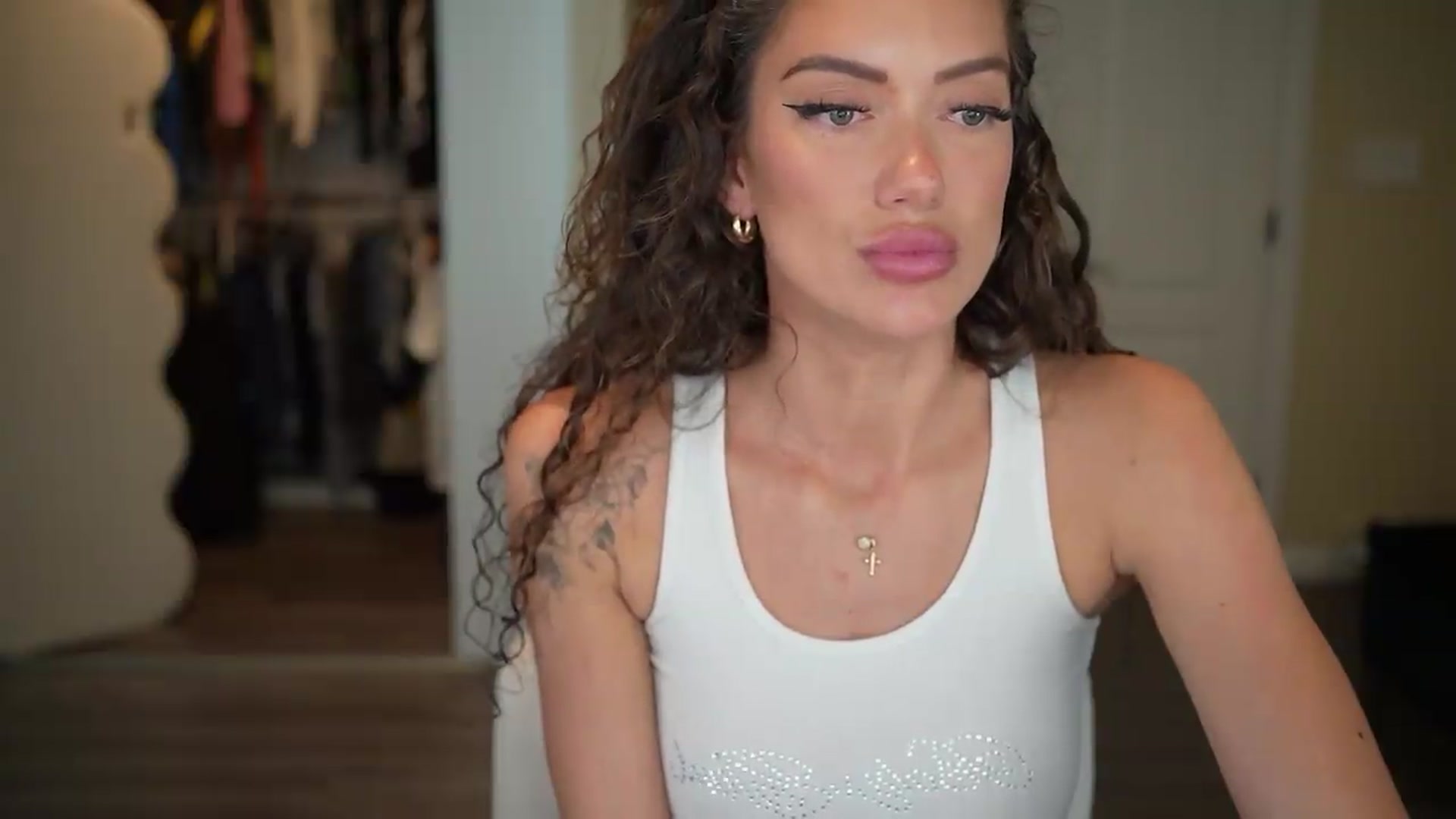 Gallery image thumbnail from KylieNicole's myfreecams stream on, 08/17/2026, 04:14 image 12 of 20