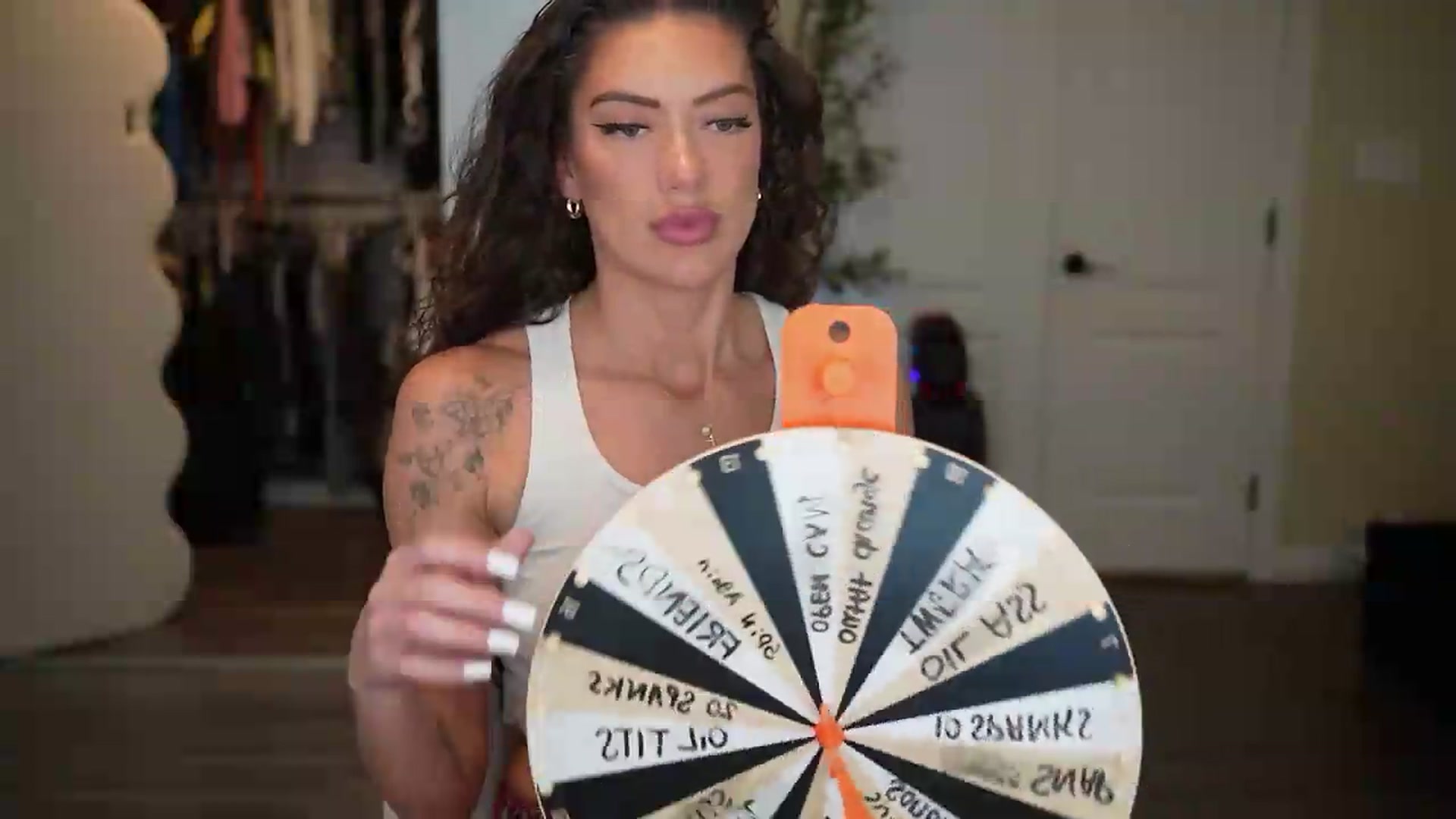 Gallery image thumbnail from KylieNicole's myfreecams stream on, 08/17/2026, 04:14 image 14 of 20