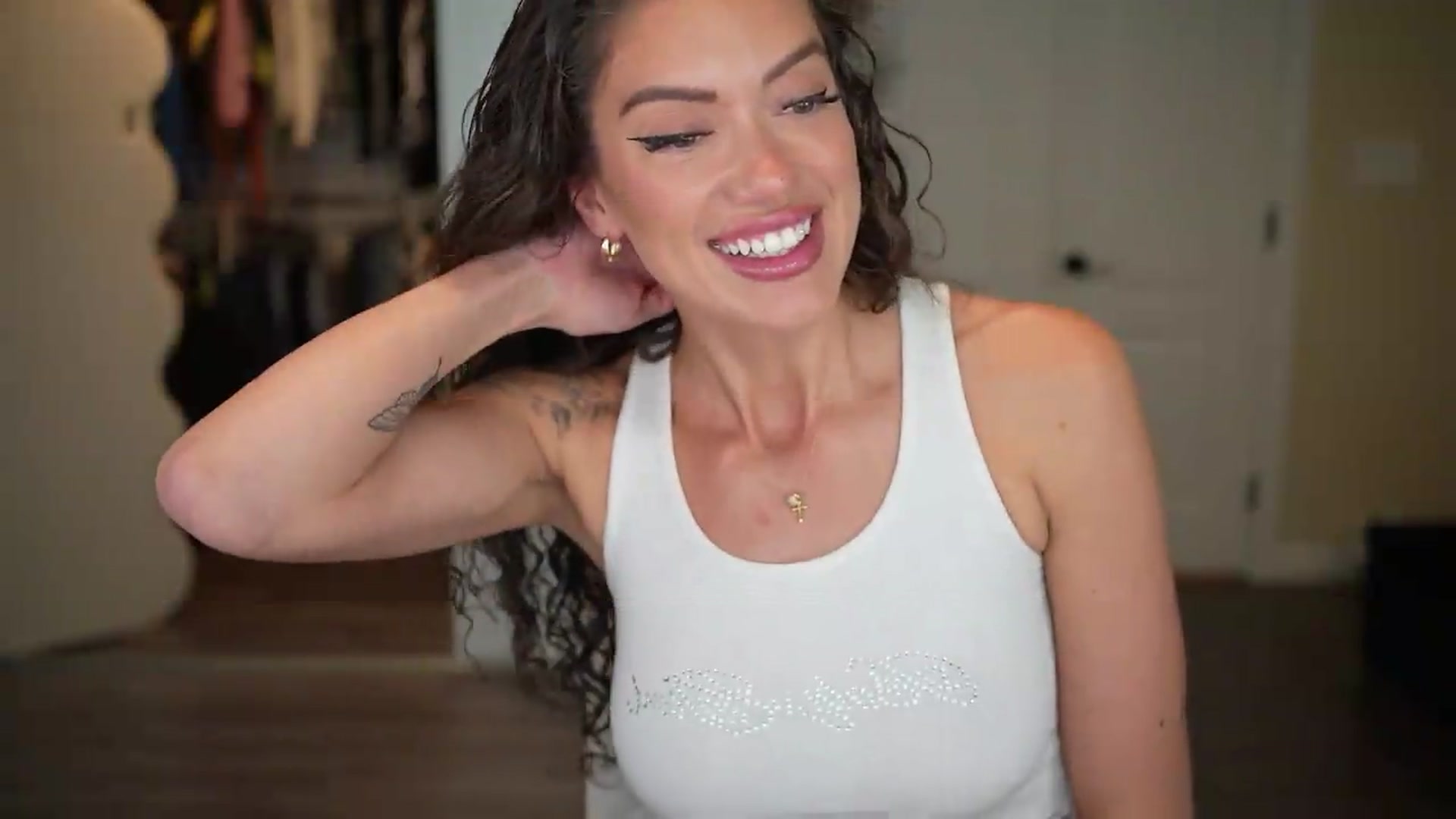Gallery image thumbnail from KylieNicole's myfreecams stream on, 08/17/2026, 04:14 image 7 of 20