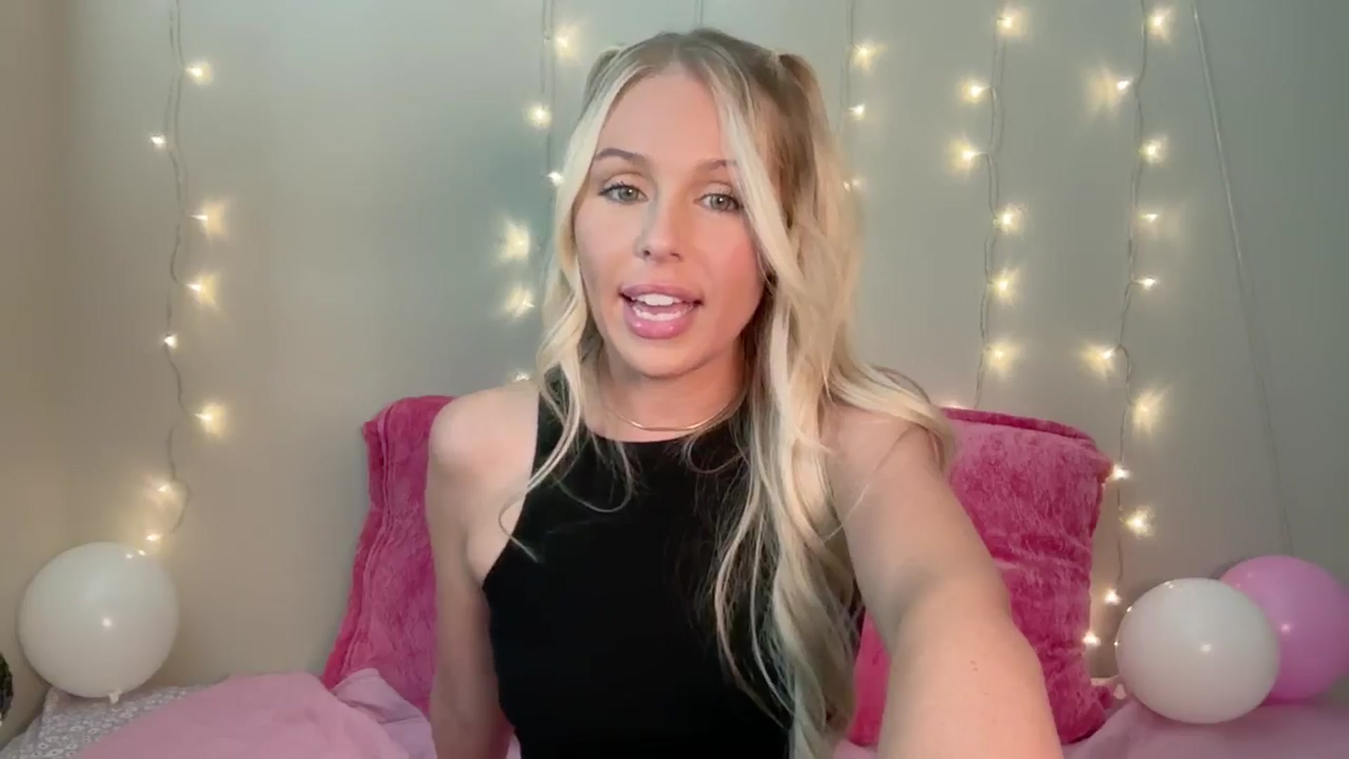 Gallery image thumbnail from Kylie_Baby's myfreecams stream on, 08/27/2024, 14:40 image 11 of 20