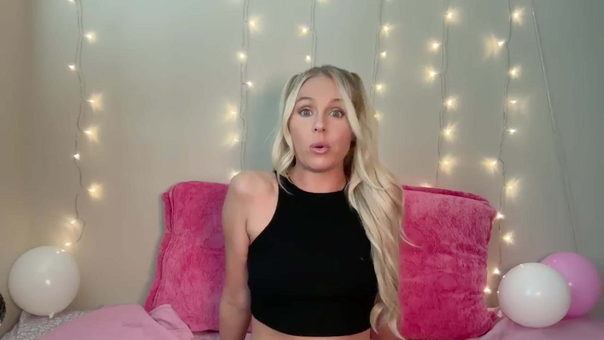 Gallery image thumbnail from Kylie_Baby's myfreecams stream on, 08/27/2024, 14:40 image 12 of 20