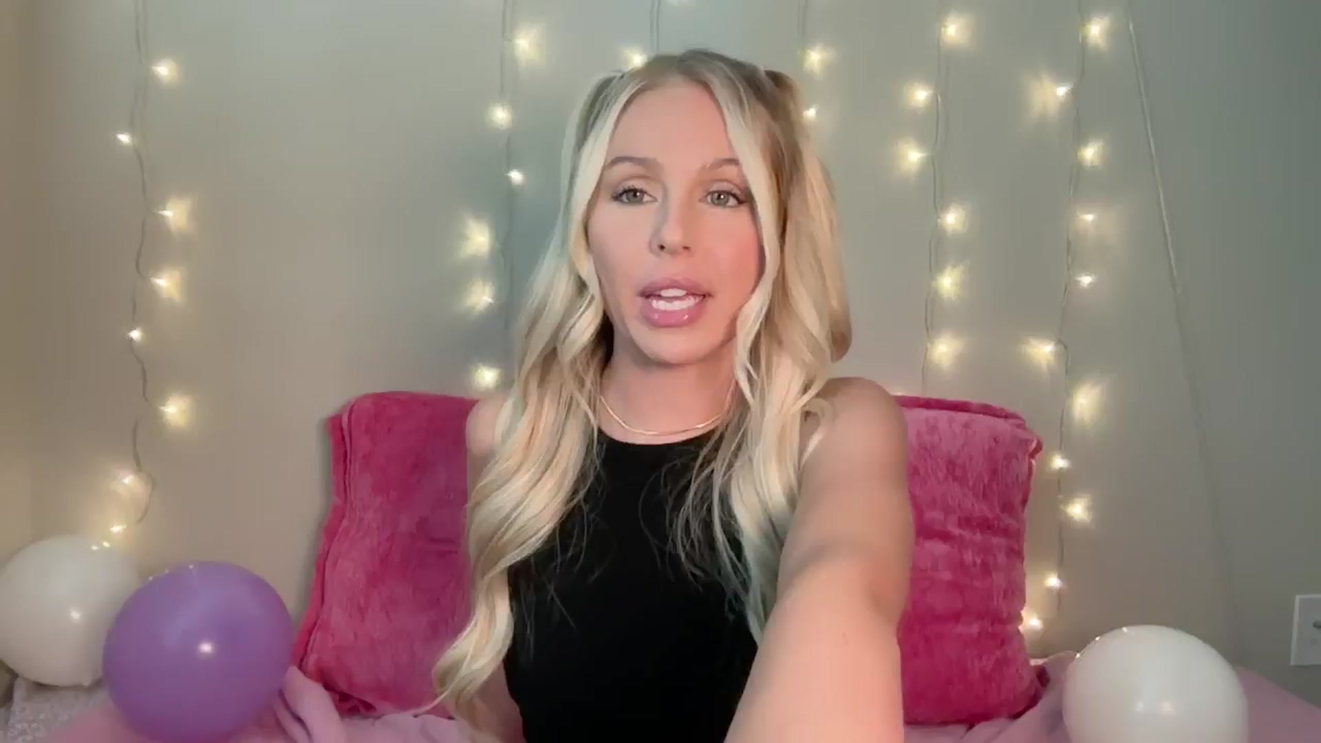 Gallery image thumbnail from Kylie_Baby's myfreecams stream on, 08/27/2024, 14:40 image 1 of 20