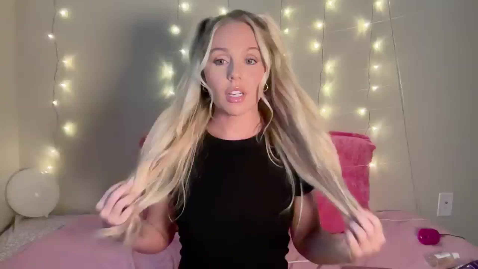 Gallery image thumbnail from Kylie_Baby's myfreecams stream on, 08/28/2024, 24:01 image 1 of 20