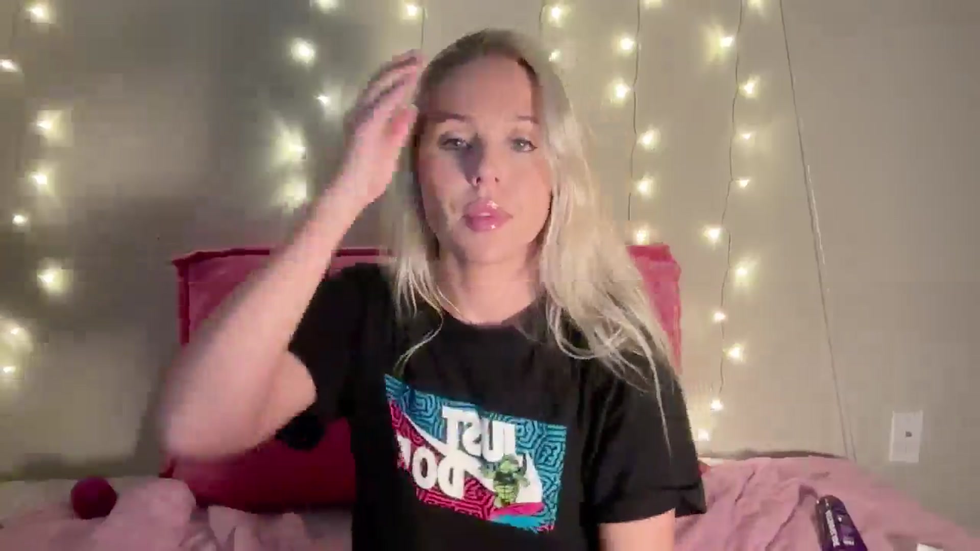 Gallery image thumbnail from Kylie_Baby's myfreecams stream on, 08/28/2024, 11:36 image 3 of 20