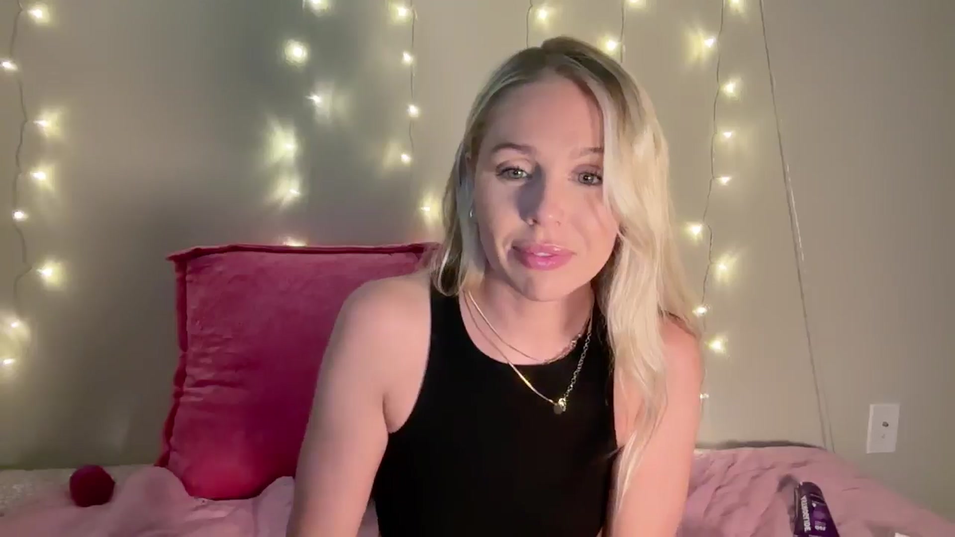 Gallery image thumbnail from Kylie_Baby's myfreecams stream on, 08/28/2024, 11:36 image 14 of 20