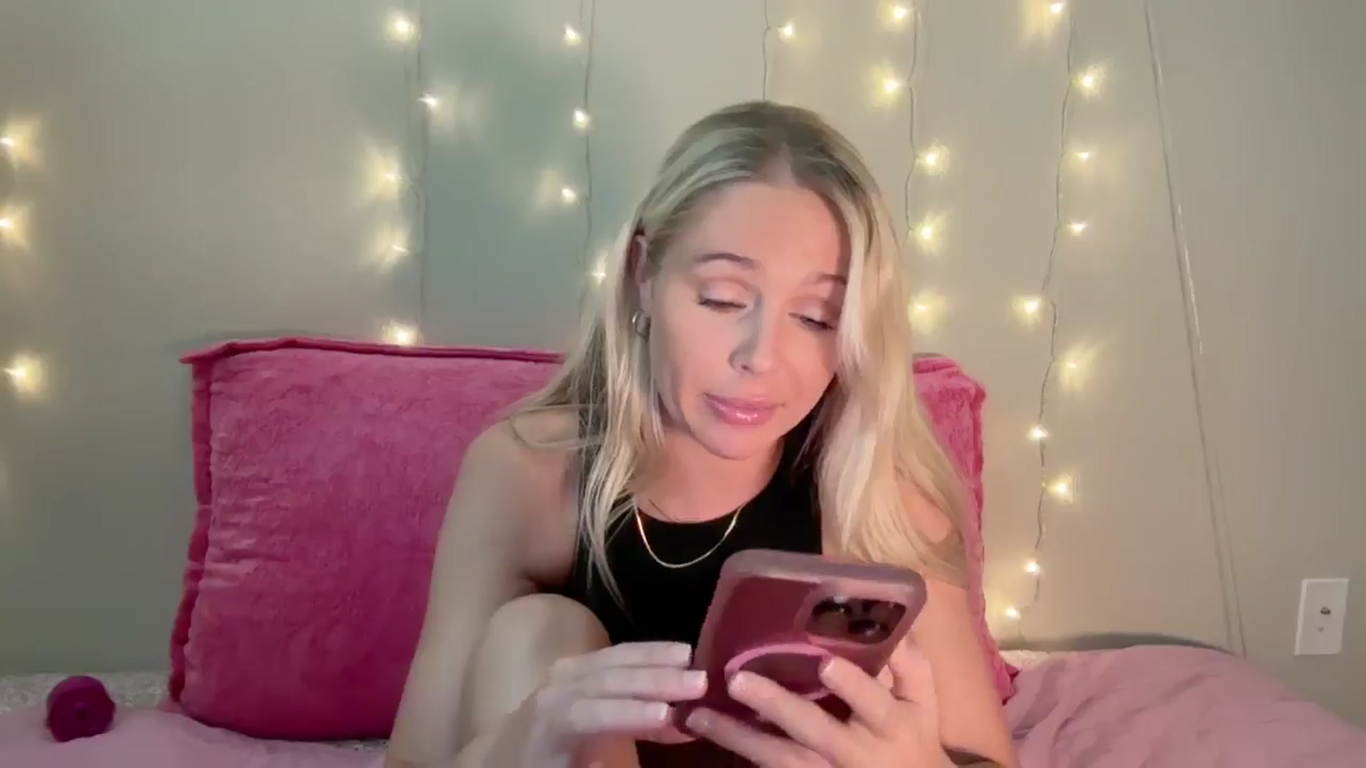 Gallery image thumbnail from Kylie_Baby's myfreecams stream on, 08/28/2024, 12:24 image 16 of 20