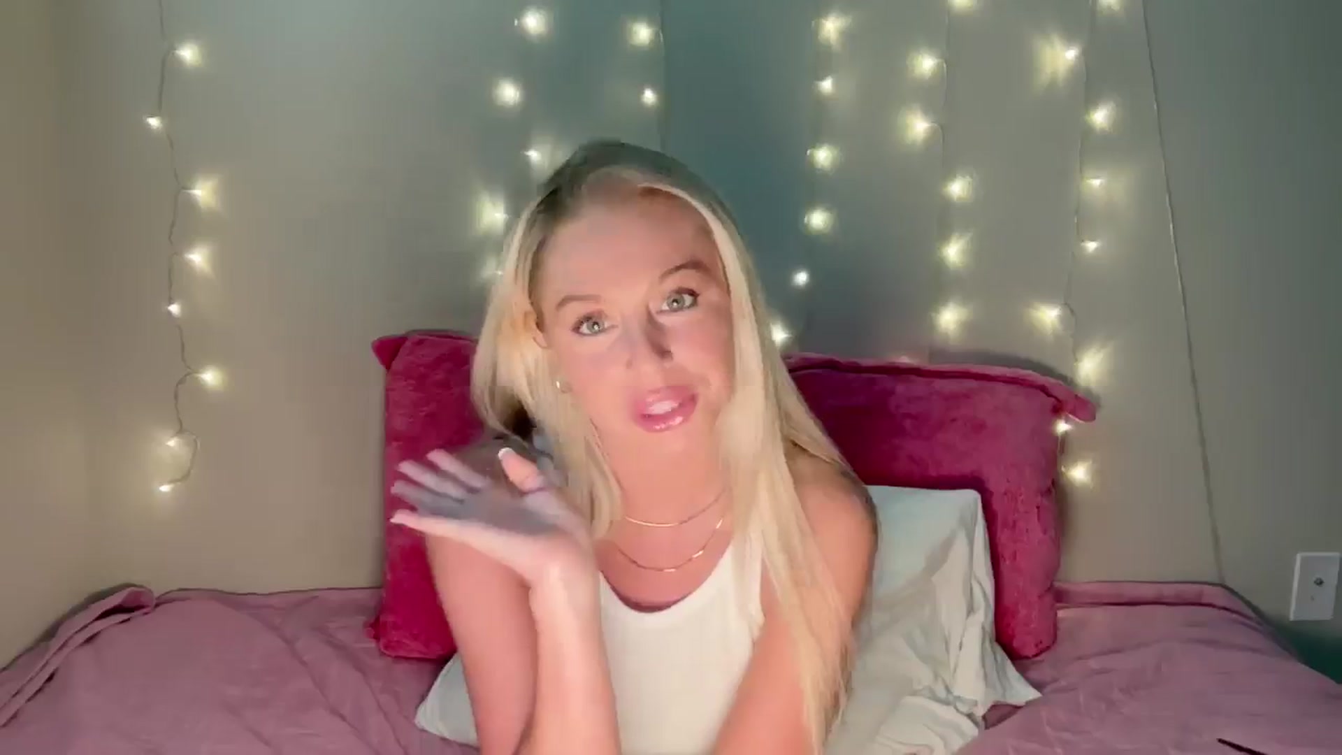 Gallery image thumbnail from Kylie_Baby's myfreecams stream on, 09/02/2024, 12:50 image 5 of 20