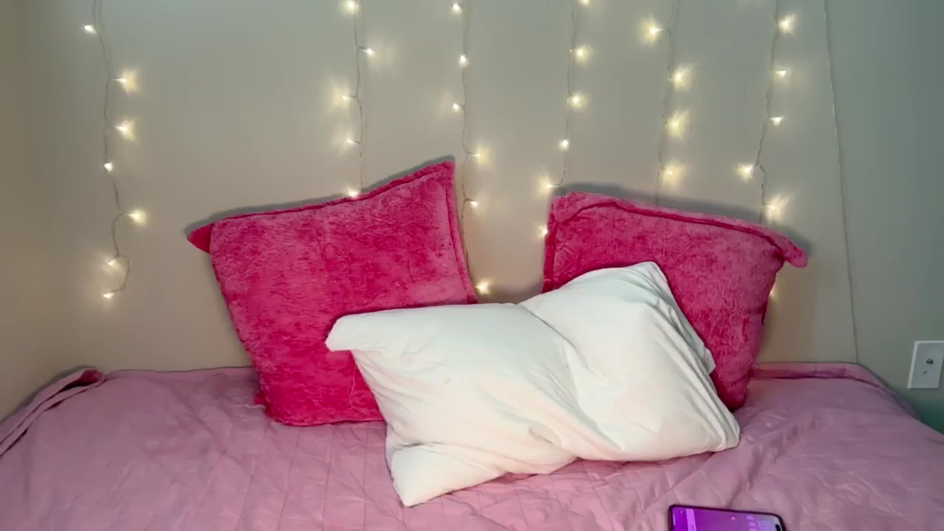 Gallery image thumbnail from Kylie_Baby's myfreecams stream on, 09/02/2024, 15:06 image 8 of 20