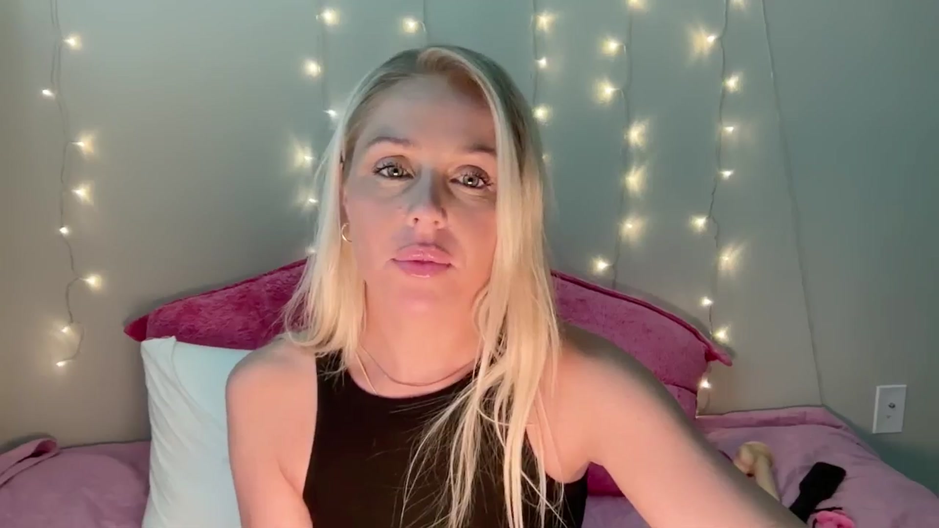 Gallery image thumbnail from Kylie_Baby's myfreecams stream on, 09/03/2024, 13:48 image 18 of 20