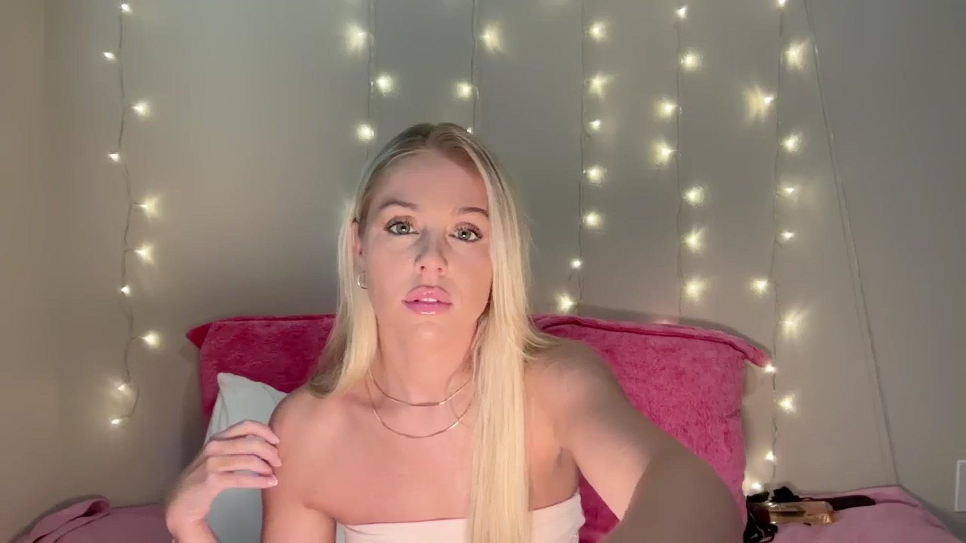 Gallery image thumbnail from Kylie_Baby's myfreecams stream on, 09/04/2024, 12:08 image 18 of 20