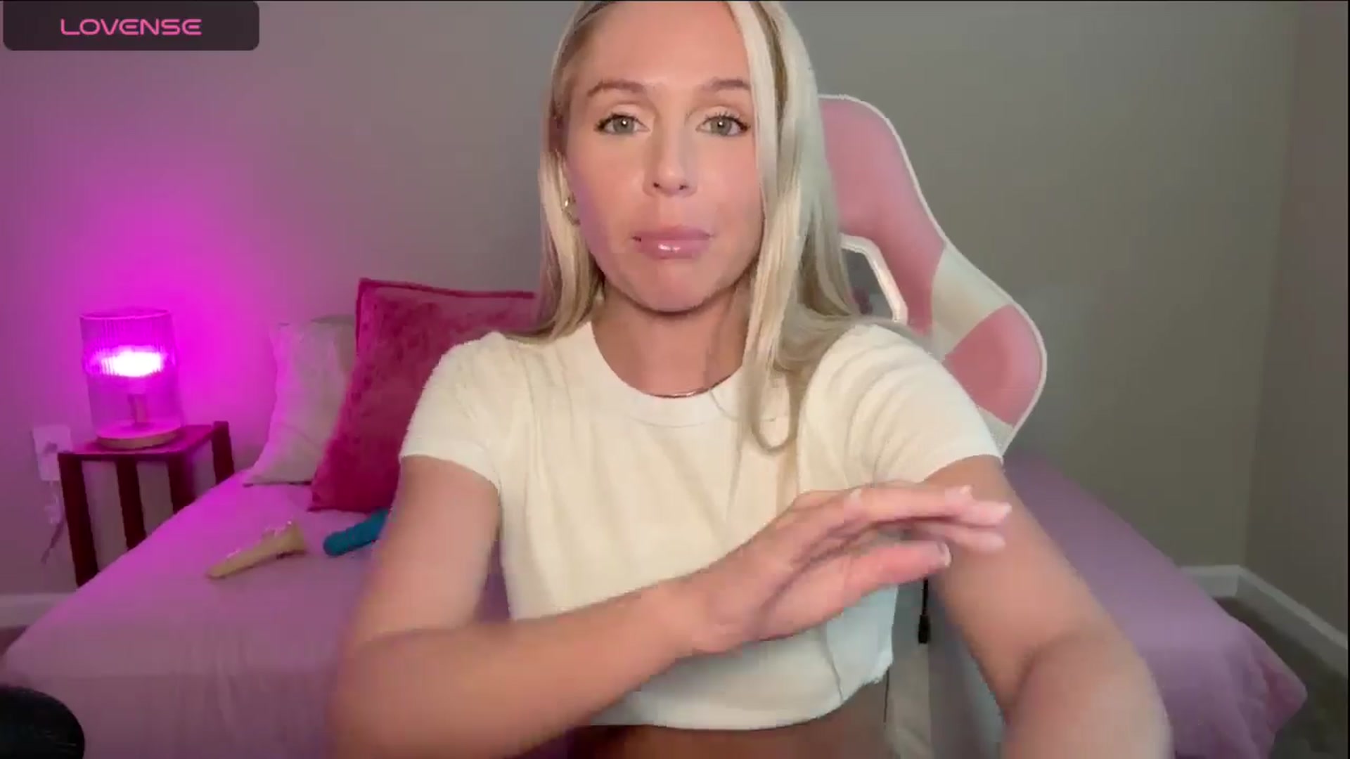 Gallery image thumbnail from Kylie_Baby's myfreecams stream on, 09/06/2024, 16:58 image 4 of 20