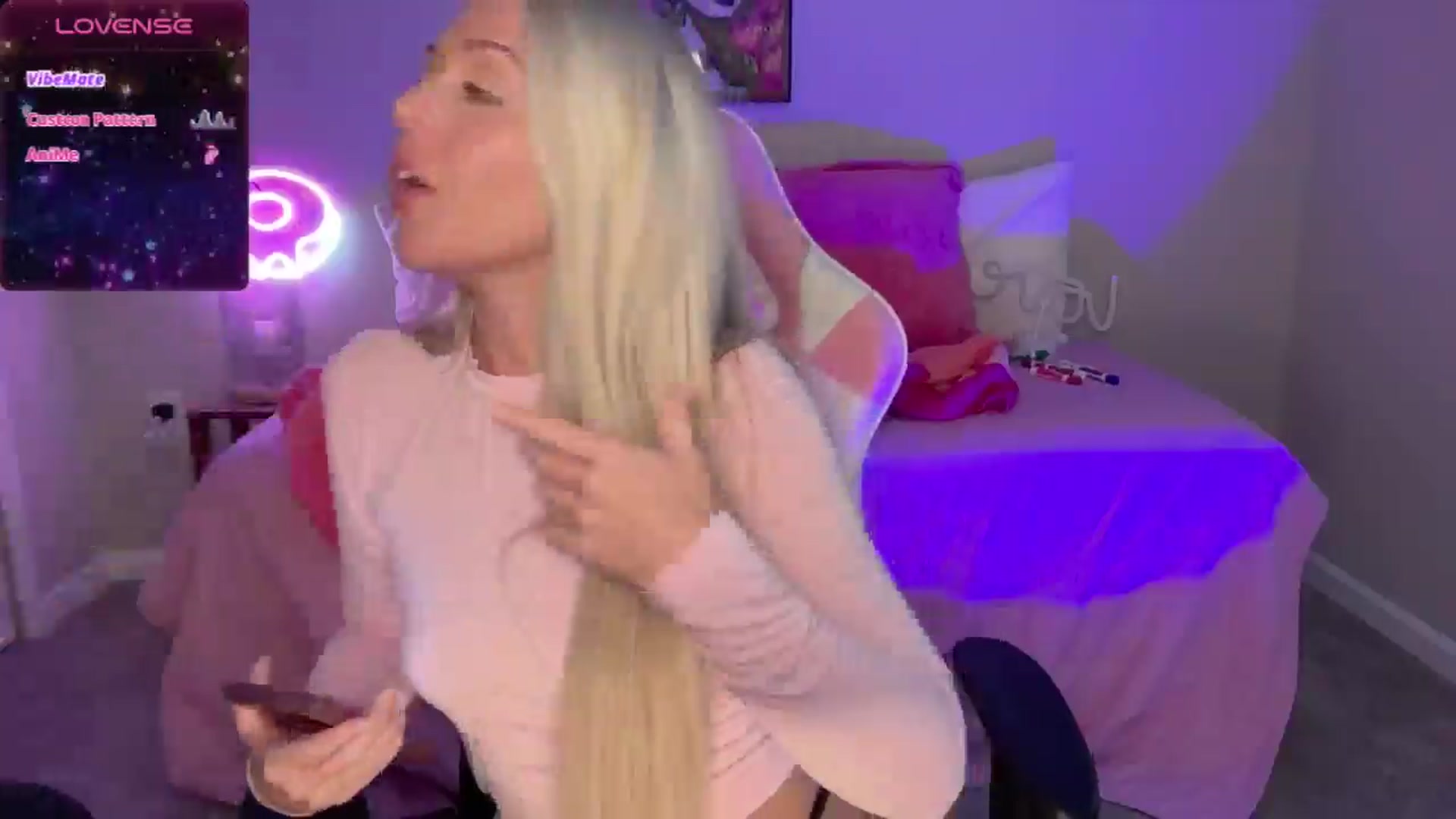 Gallery image thumbnail from Kylie_Baby's myfreecams stream on, 09/09/2024, 19:16 image 5 of 20