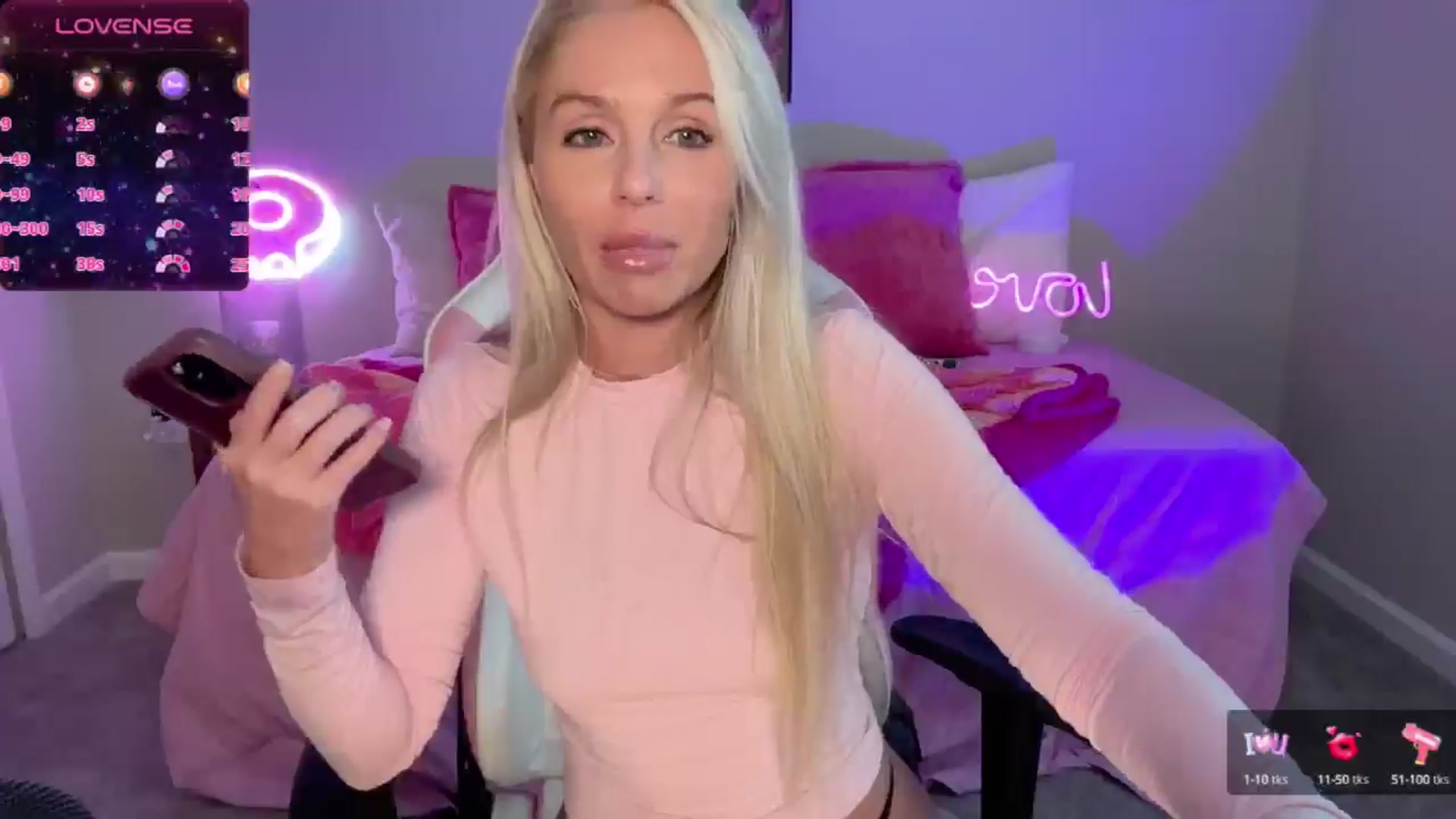 Gallery image thumbnail from Kylie_Baby's myfreecams stream on, 09/09/2024, 19:16 image 11 of 20