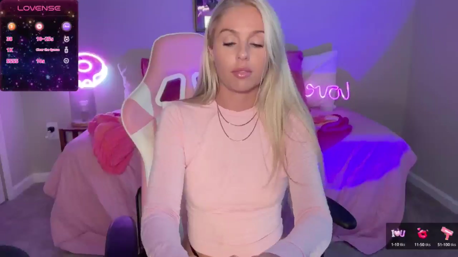 Gallery image thumbnail from Kylie_Baby's myfreecams stream on, 09/09/2024, 19:16 image 19 of 20