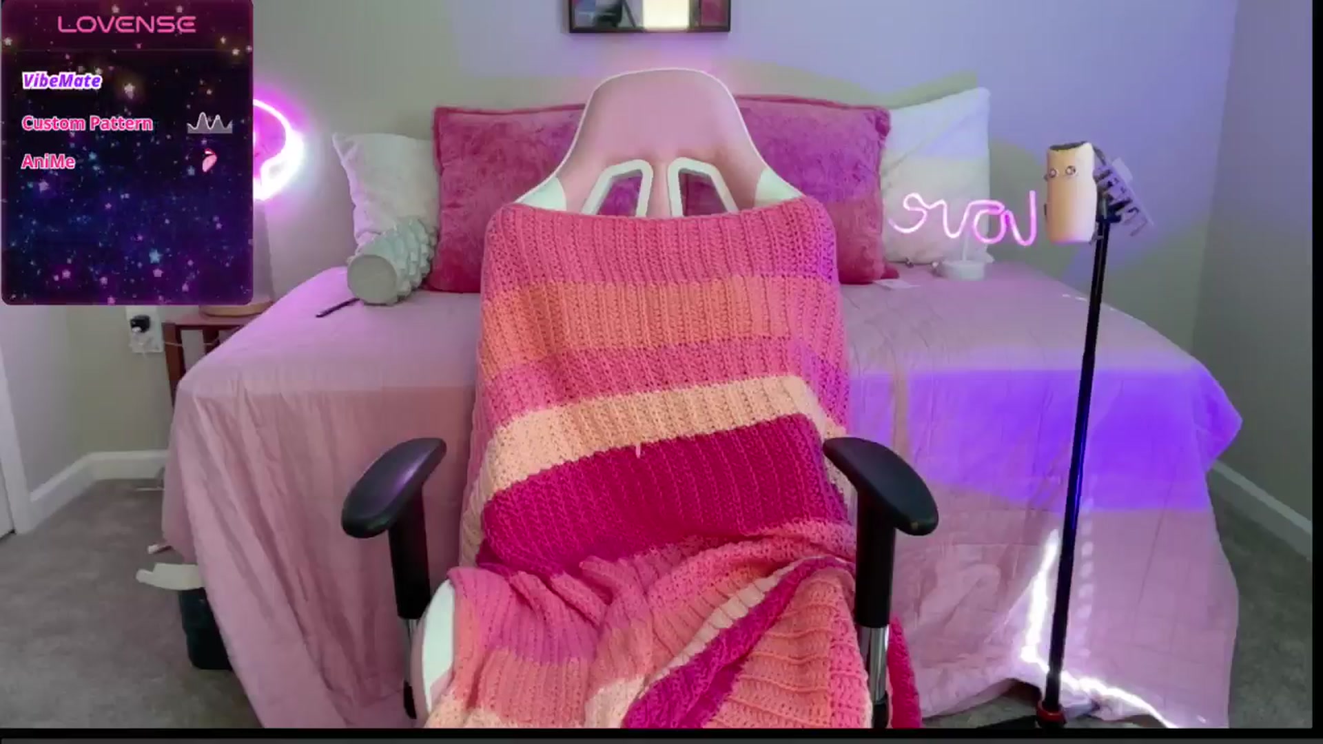 Gallery image thumbnail from Kylie_Baby's myfreecams stream on, 09/10/2024, 17:19 image 10 of 20