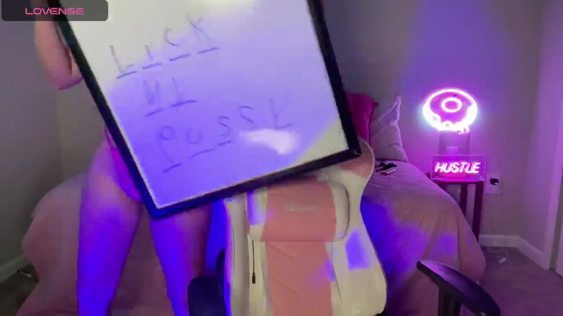 Gallery image thumbnail from Kylie_Baby's myfreecams stream on, 09/11/2024, 17:35 image 15 of 20