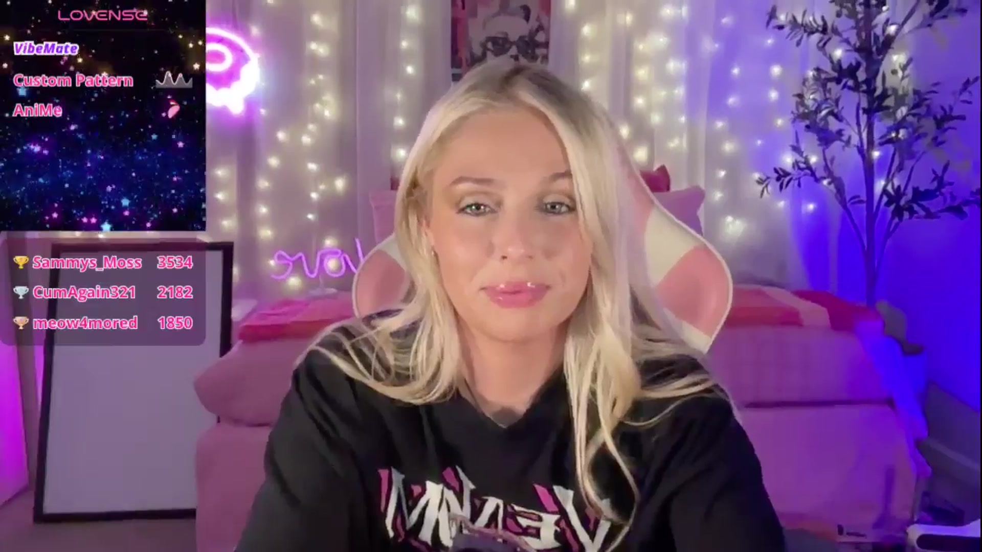Gallery image thumbnail from Kylie_Baby's myfreecams stream on, 09/16/2024, 01:30 image 7 of 20
