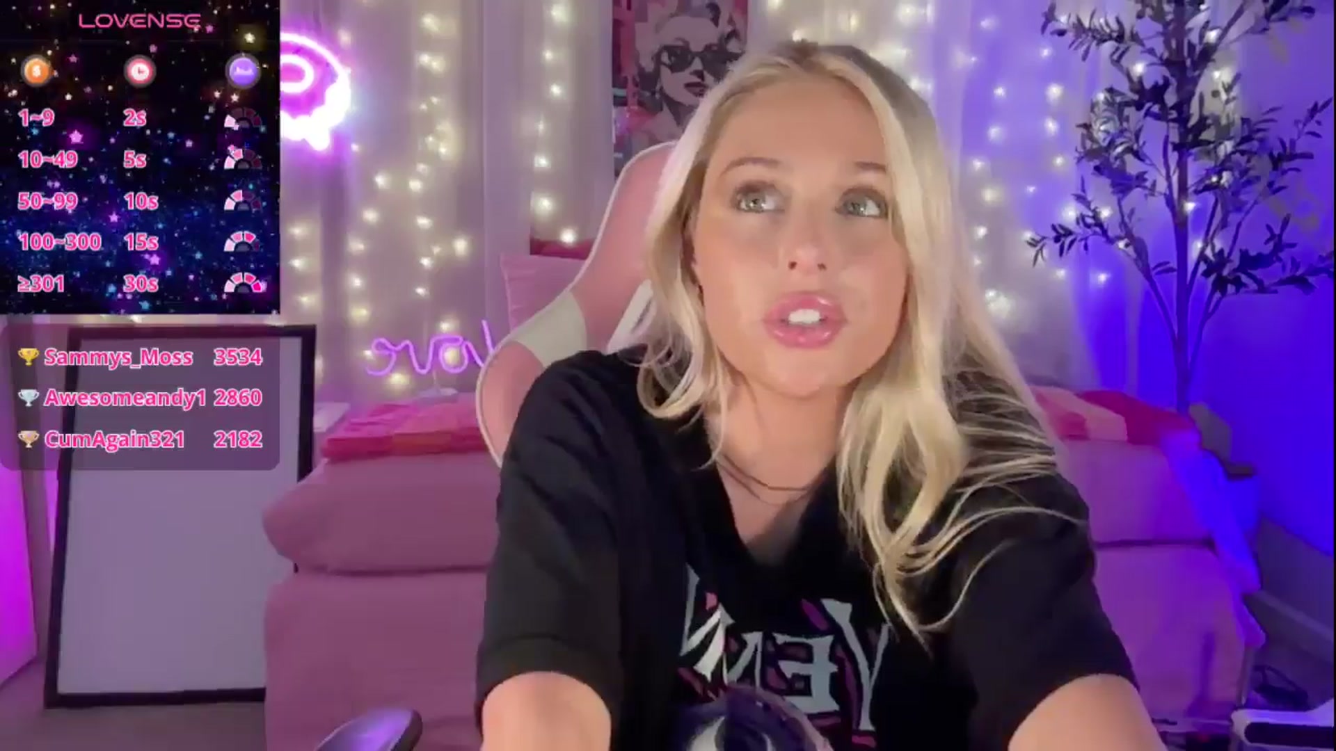 Gallery image thumbnail from Kylie_Baby's myfreecams stream on, 09/16/2024, 01:30 image 17 of 20
