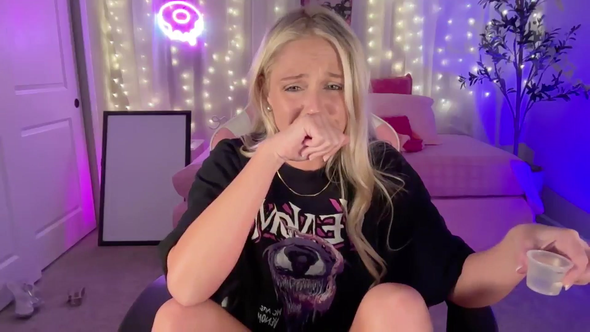 Gallery image thumbnail from Kylie_Baby's myfreecams stream on, 09/16/2024, 05:49 image 5 of 20