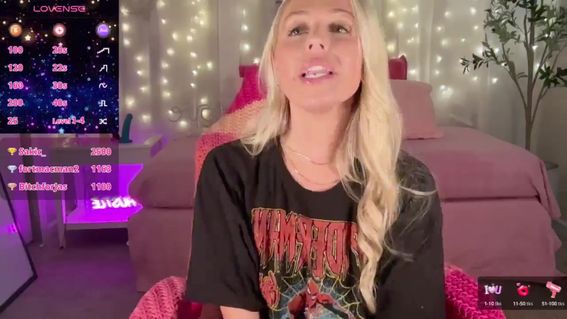 Gallery image thumbnail from Kylie_Baby's myfreecams stream on, 09/18/2024, 18:23 image 10 of 20