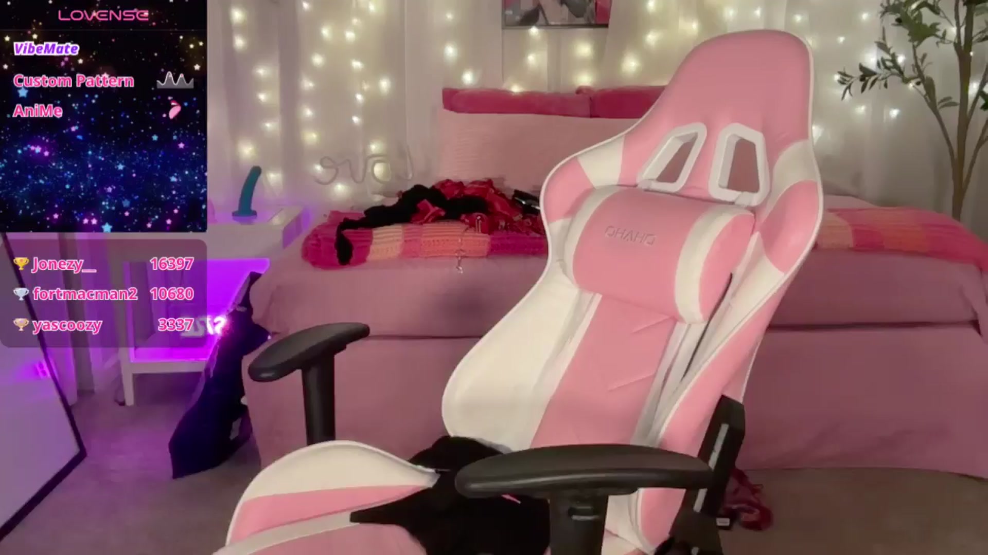 Gallery image thumbnail from Kylie_Baby's myfreecams stream on, 09/21/2024, 03:28 image 18 of 20