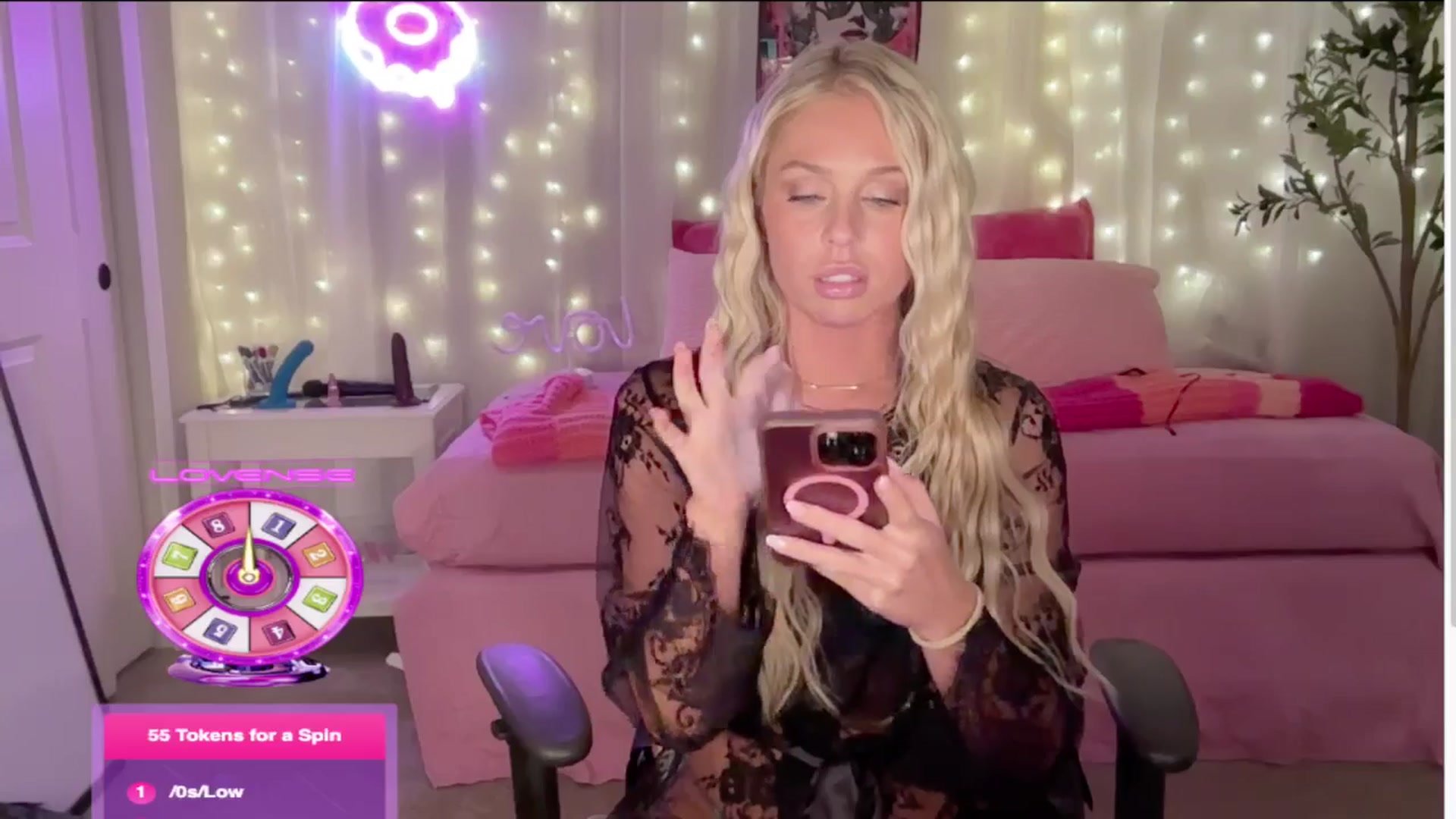 Gallery image thumbnail from Kylie_Baby's myfreecams stream on, 09/25/2024, 01:24 image 14 of 20