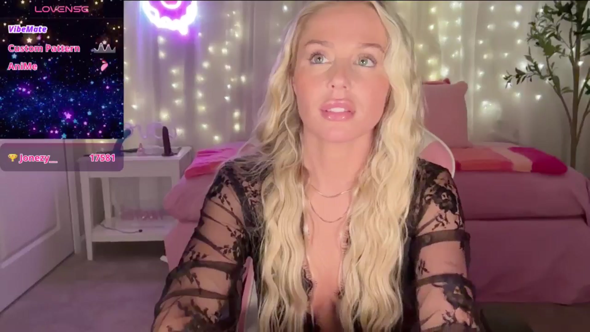 Gallery image thumbnail from Kylie_Baby's myfreecams stream on, 09/26/2024, 01:50 image 19 of 20