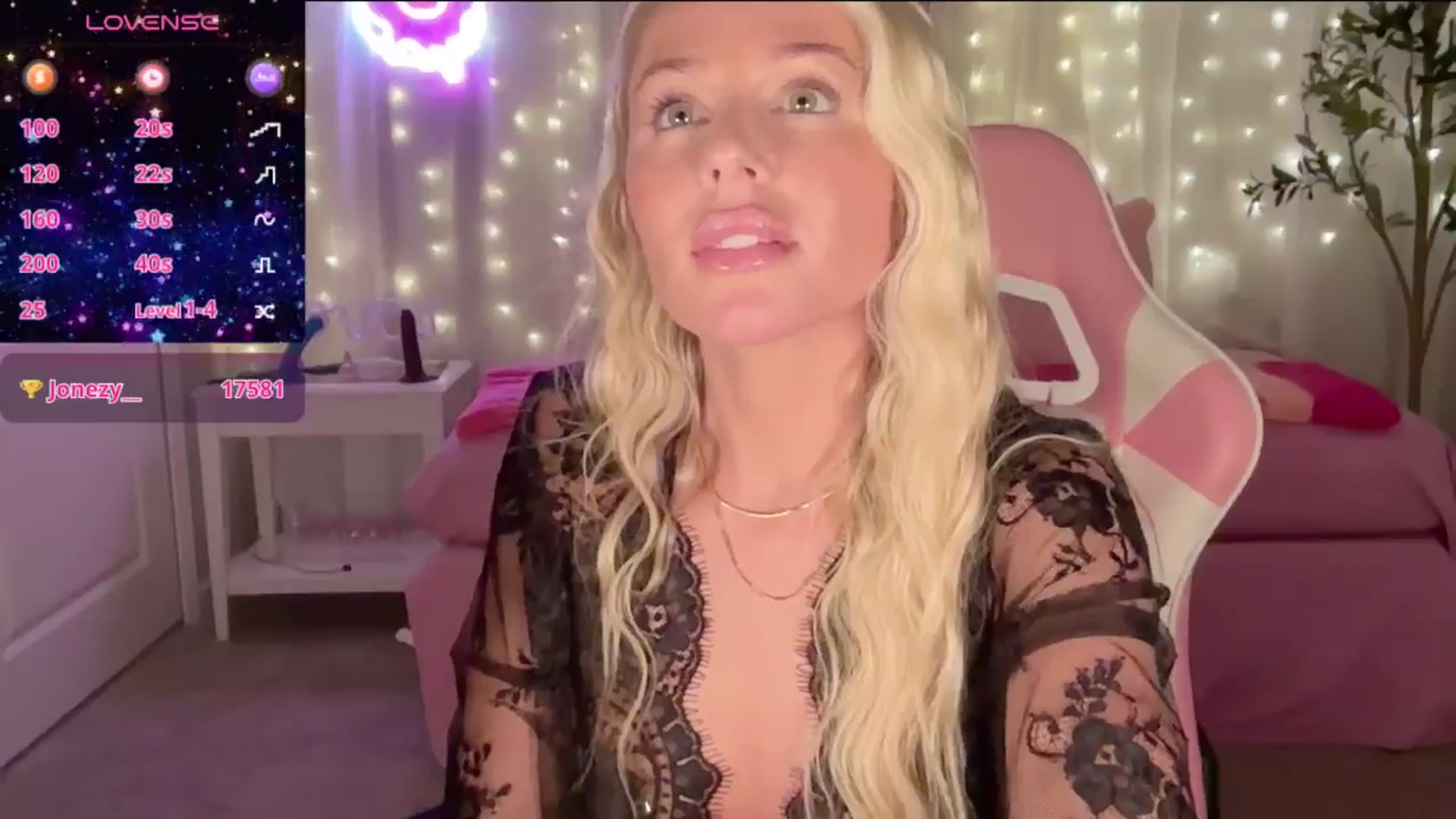 Gallery image thumbnail from Kylie_Baby's myfreecams stream on, 09/26/2024, 01:50 image 14 of 20