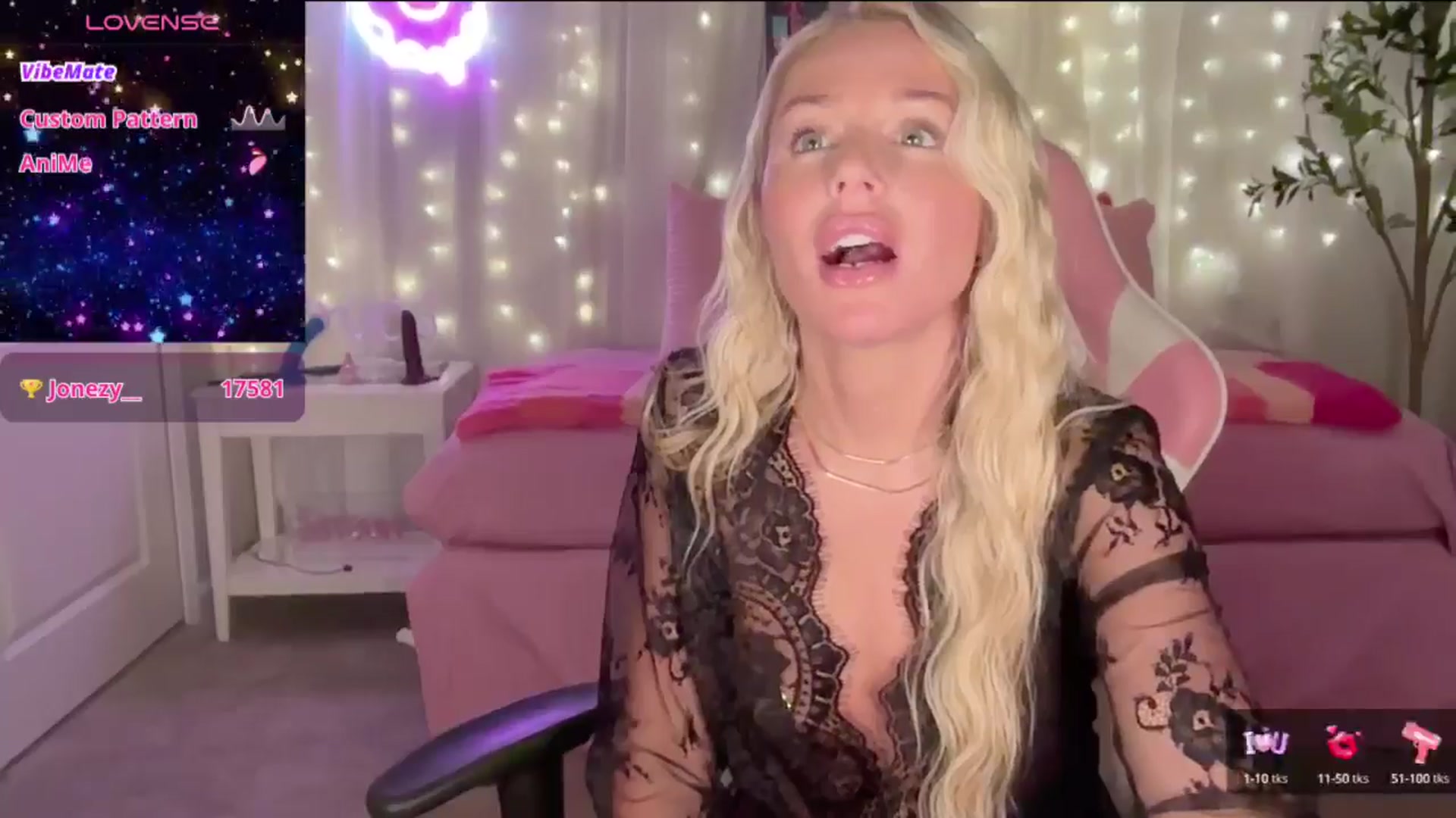 Gallery image thumbnail from Kylie_Baby's myfreecams stream on, 09/26/2024, 01:50 image 9 of 20