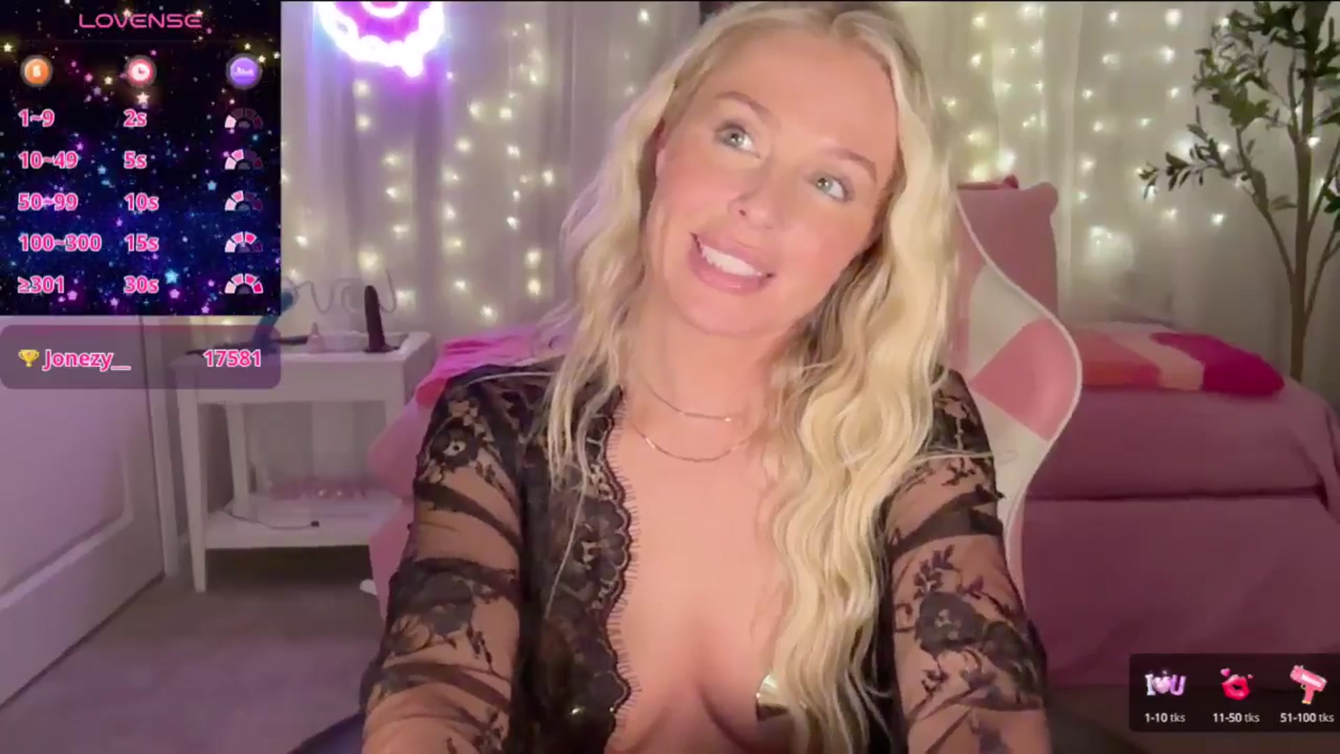 Gallery image thumbnail from Kylie_Baby's myfreecams stream on, 09/26/2024, 04:49 image 4 of 20