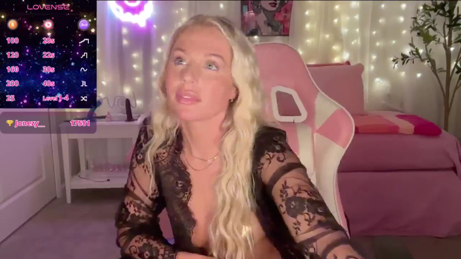 Gallery image thumbnail from Kylie_Baby's myfreecams stream on, 09/26/2024, 04:49 image 3 of 20