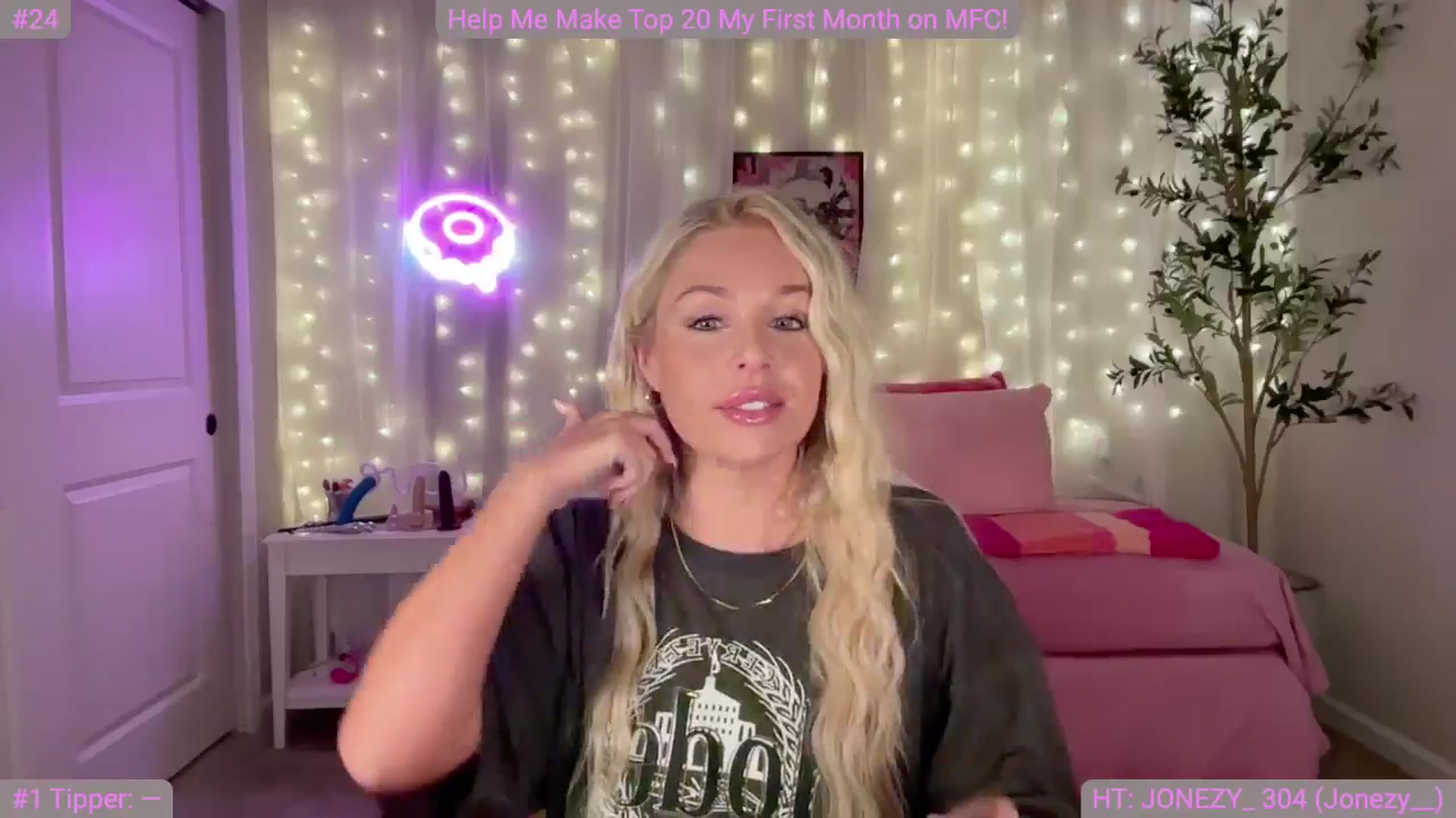 Gallery image thumbnail from Kylie_Baby's myfreecams stream on, 09/27/2024, 04:33 image 2 of 20